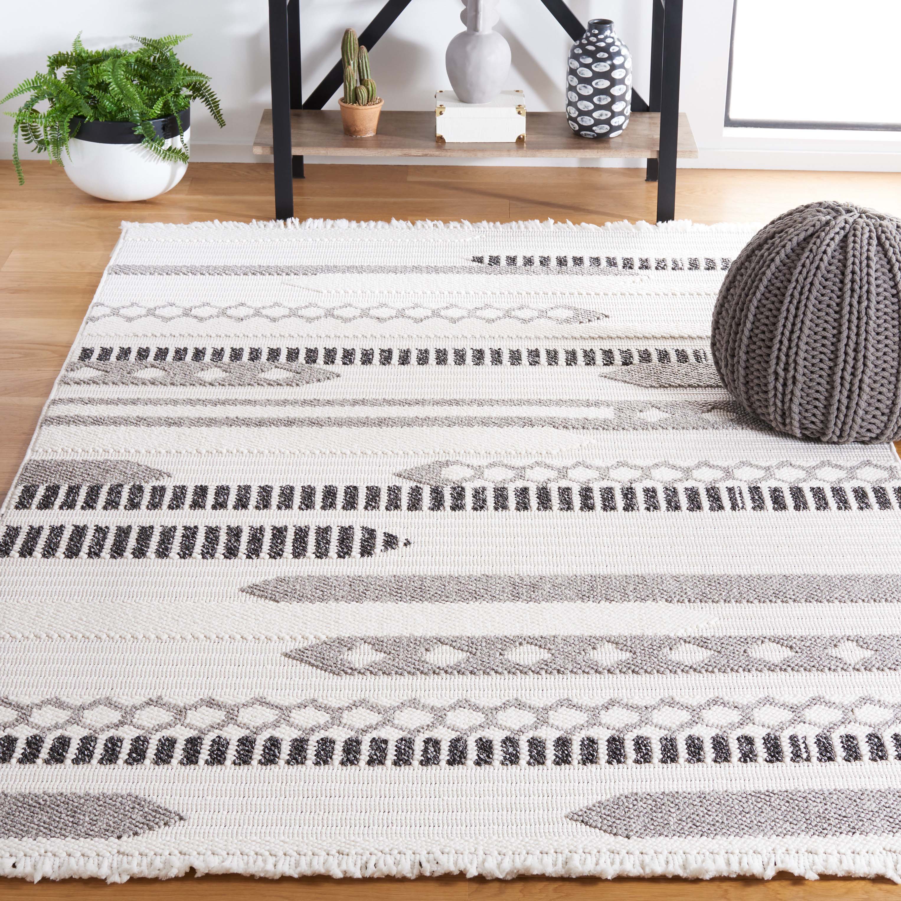 Safavieh Lotus 107 Rug, LOT107 - Ivory / Dark Grey