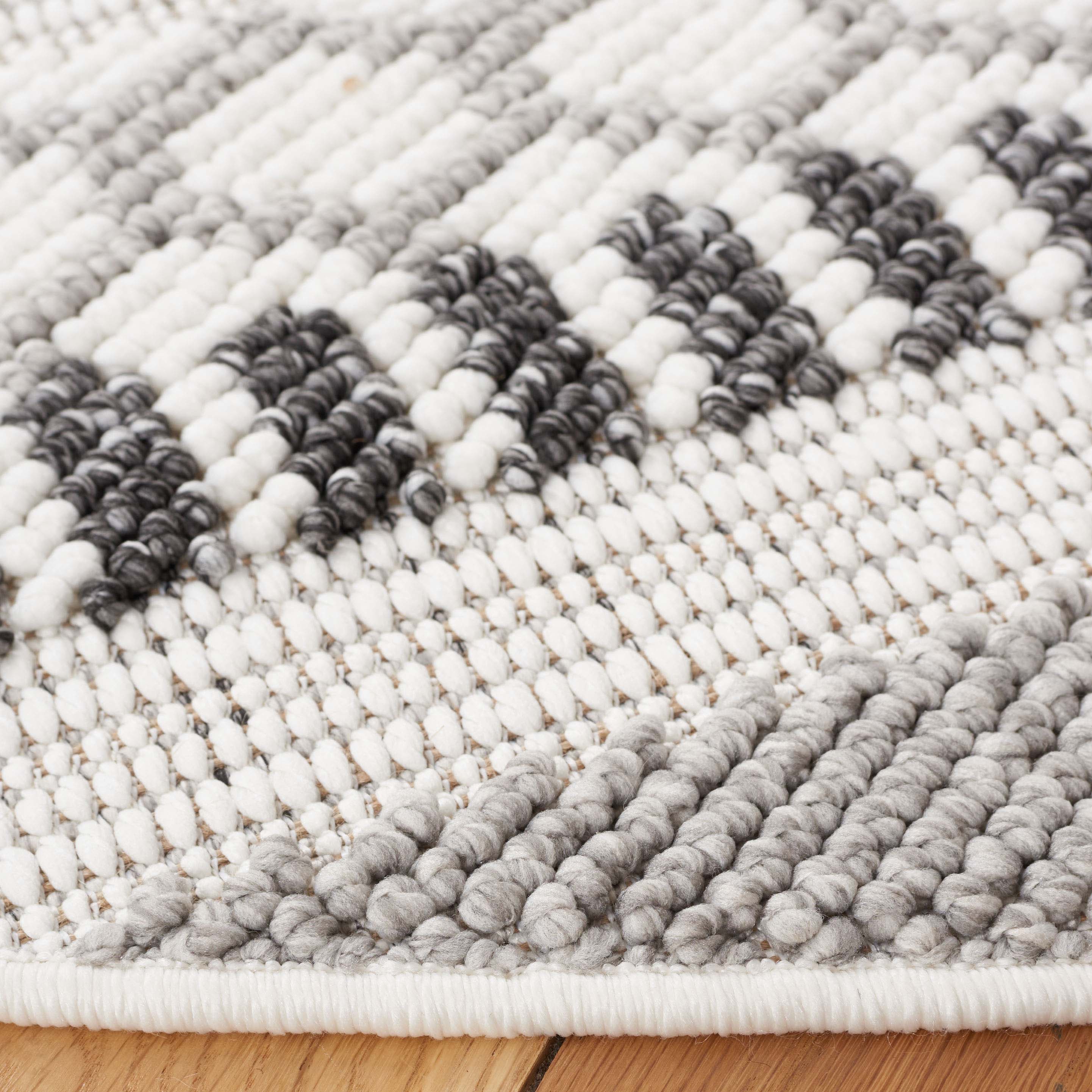 Safavieh Lotus 107 Rug, LOT107 - Ivory / Dark Grey