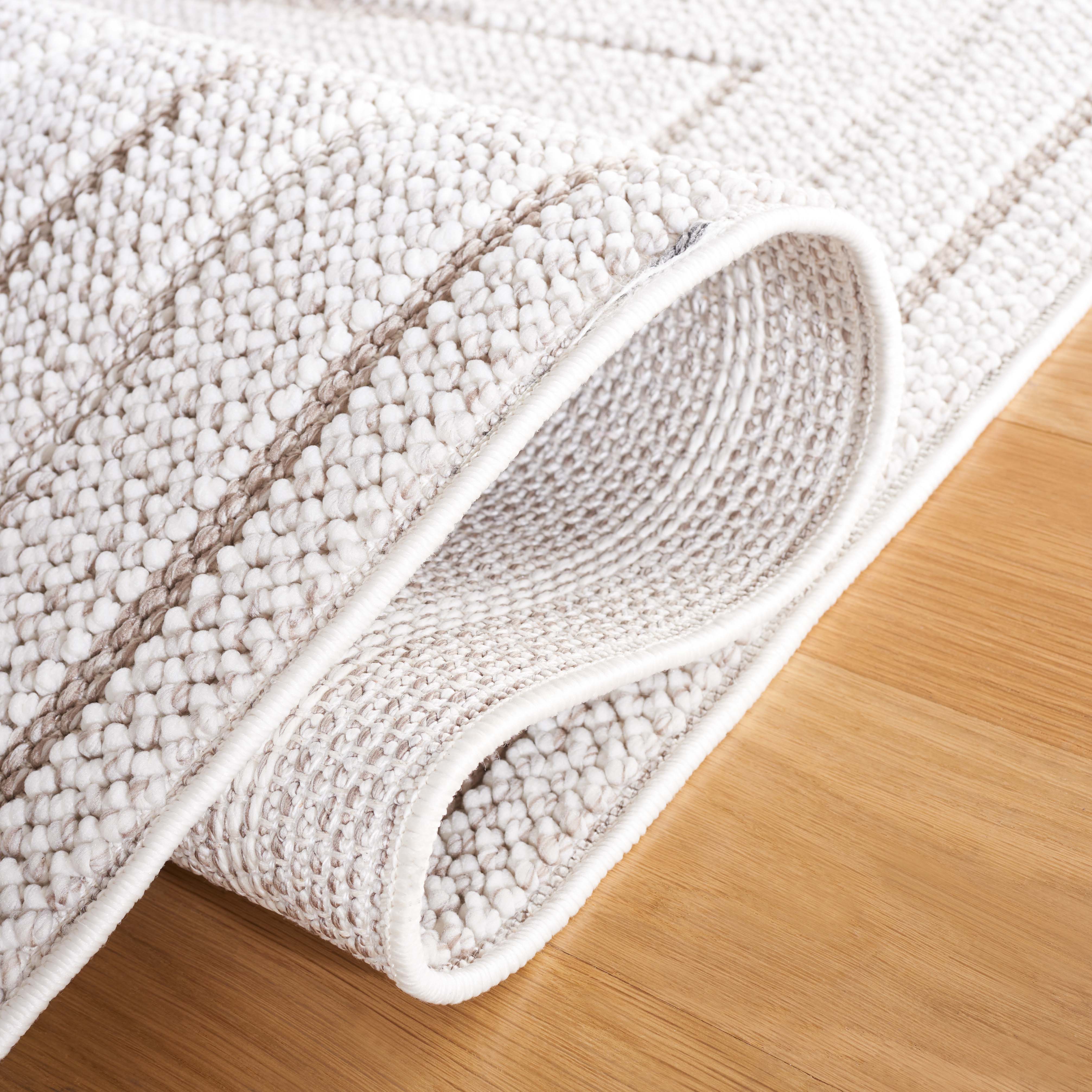 Safavieh Lotus 109 Rug, LOT109 - Ivory / Beige