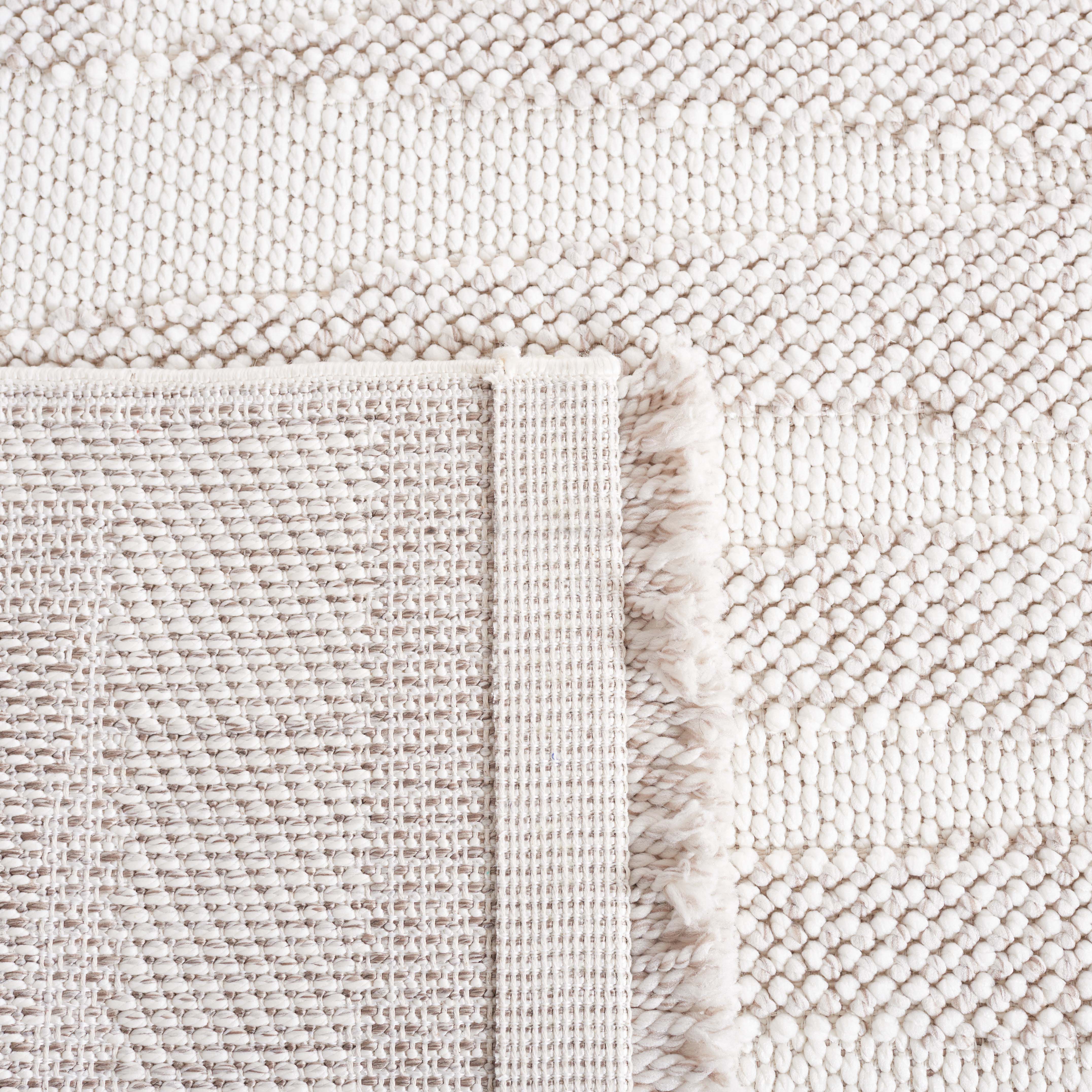 Safavieh Lotus 109 Rug, LOT109 - Ivory / Beige