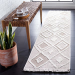 Safavieh Lotus 110 Rug, LOT110 - Beige / Ivory