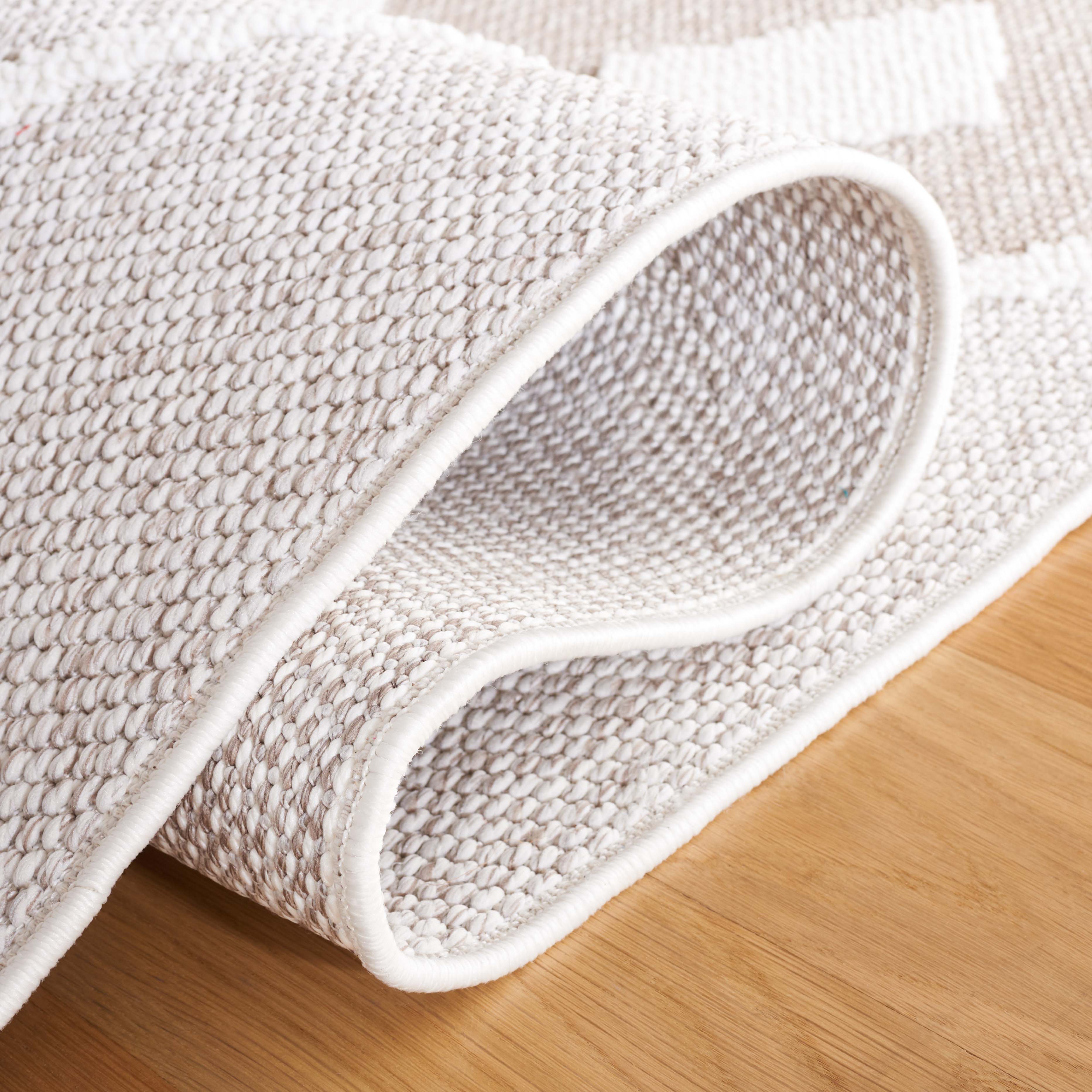 Safavieh Lotus 110 Rug, LOT110 - Beige / Ivory