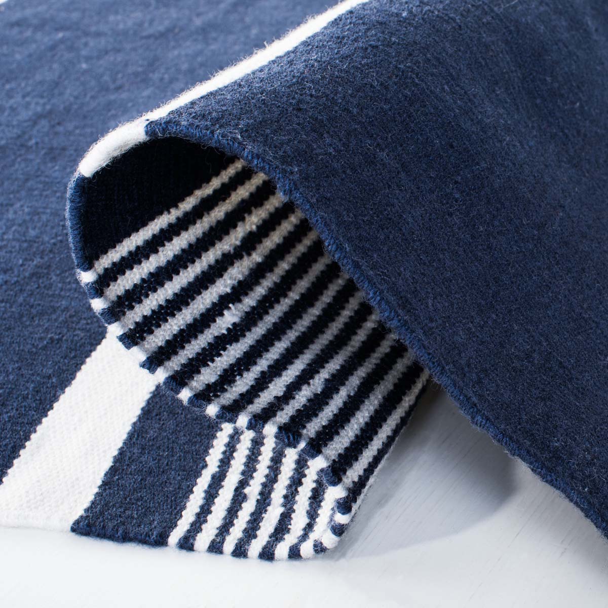 Lauren Ralph Lauren Hanover Stripe Rug, LRL2461 - NAVY