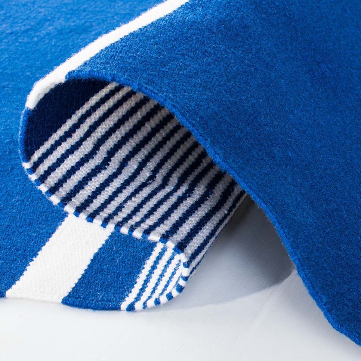 Lauren Ralph Lauren Hanover Stripe Rug, LRL2461 - BLUE