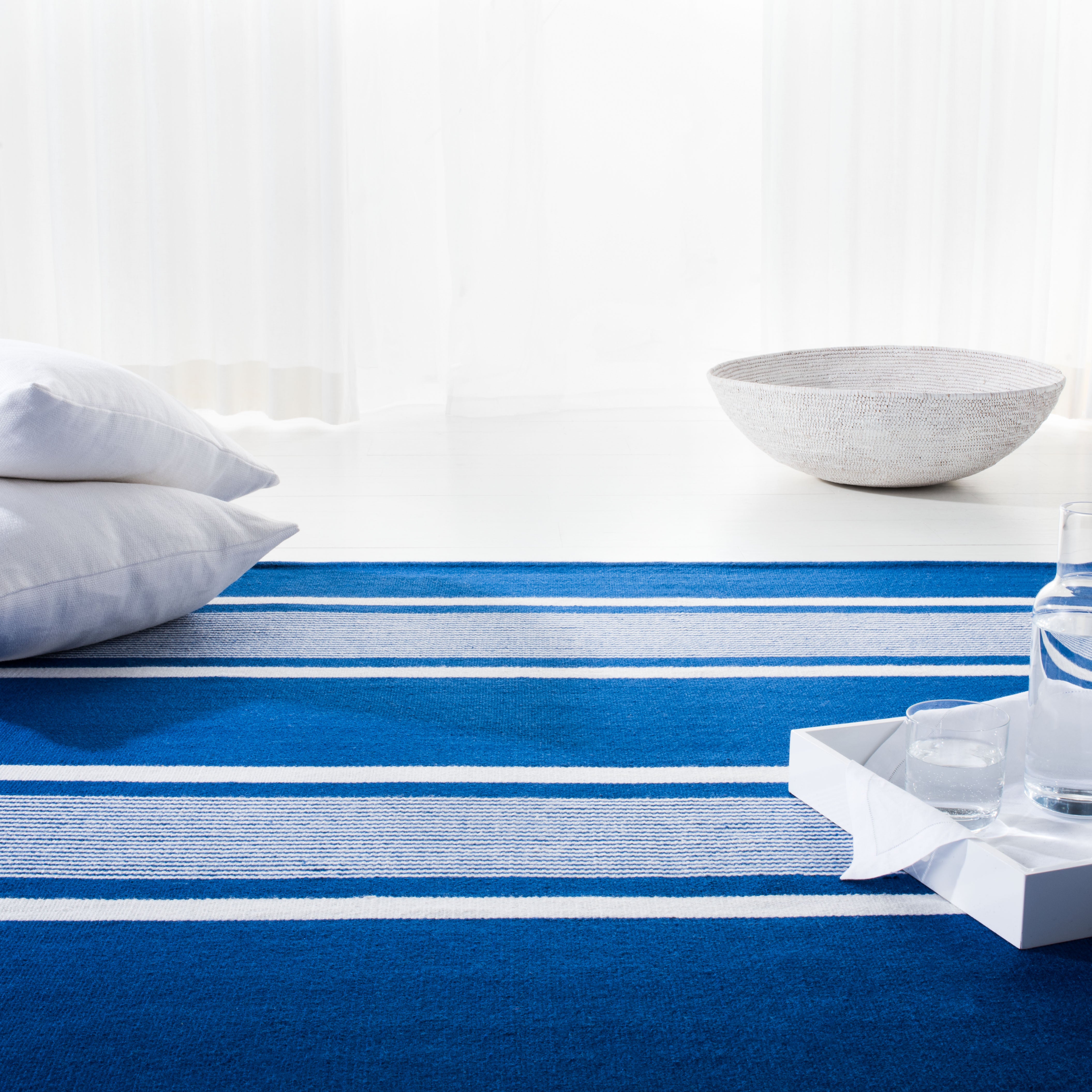 Lauren Ralph Lauren Hanover Stripe Rug, LRL2461 - BLUE