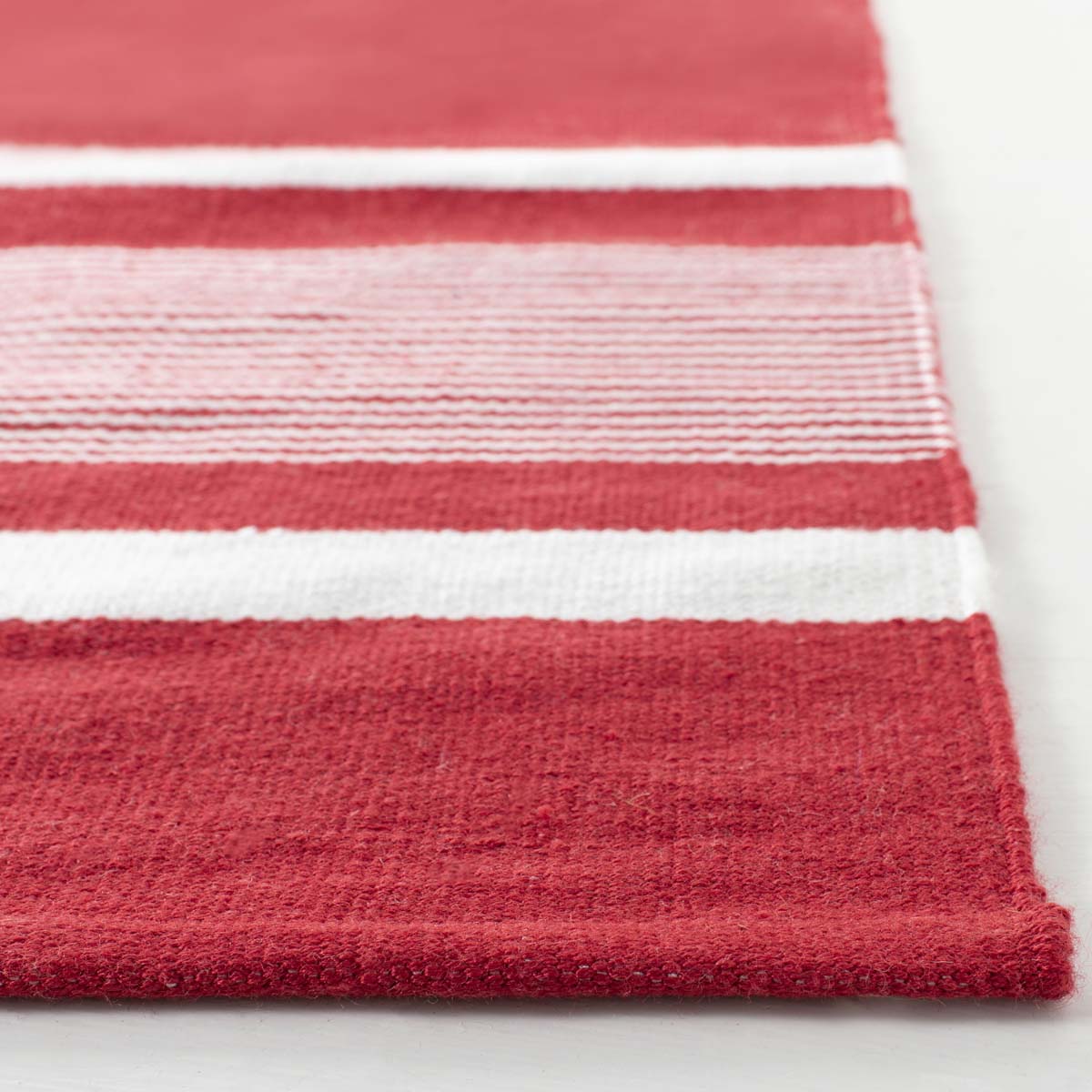 Lauren Ralph Lauren Hanover Stripe Rug, LRL2461 - RED
