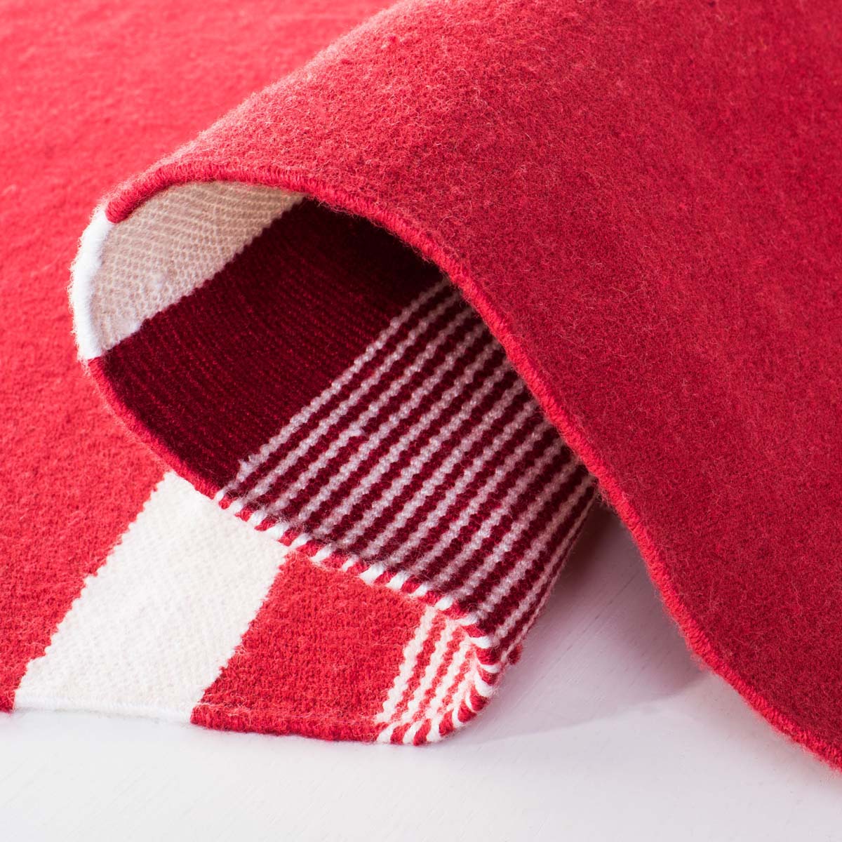 Lauren Ralph Lauren Hanover Stripe Rug, LRL2461 - RED