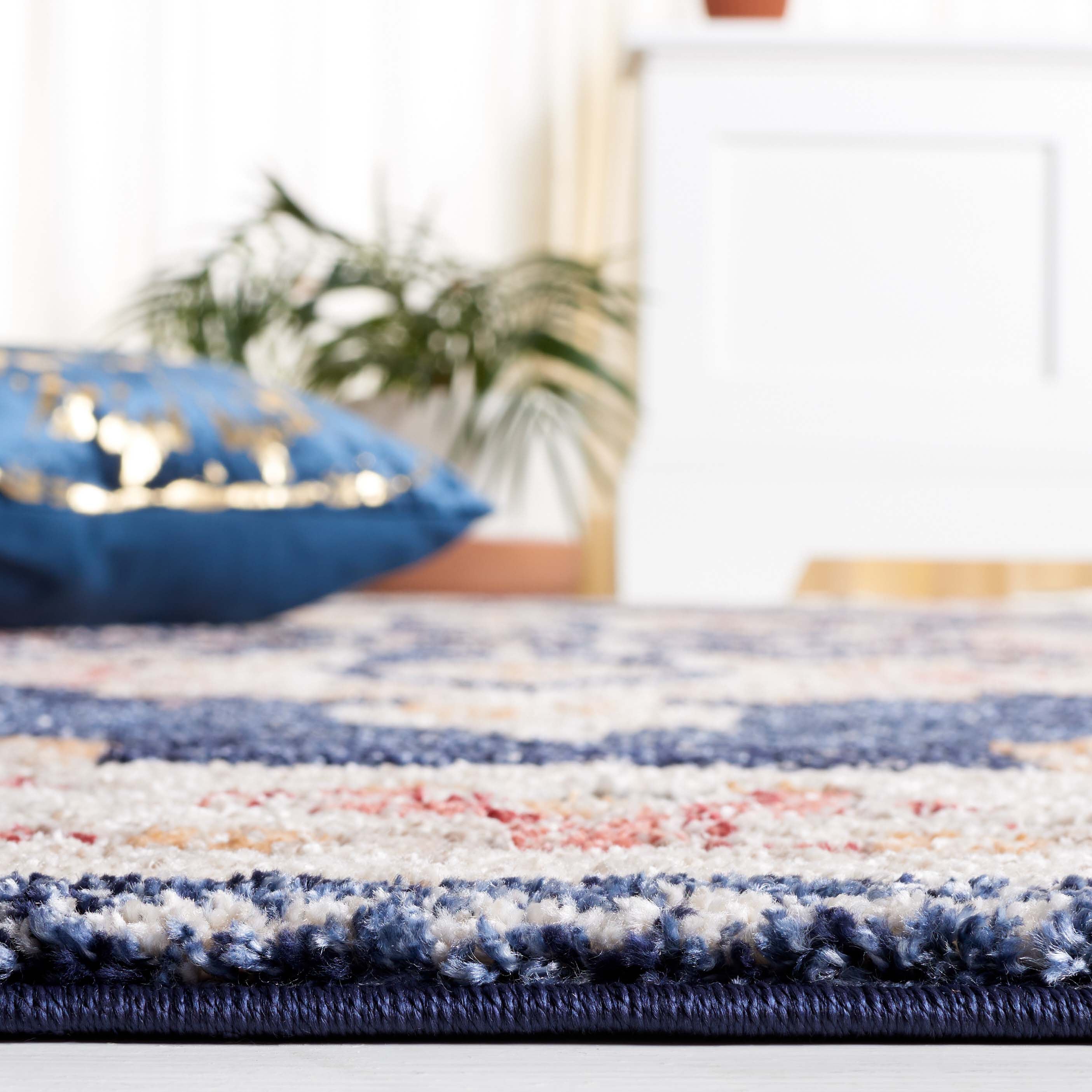 Safavieh Luna 103 Rug, LUN103 - Navy / Beige