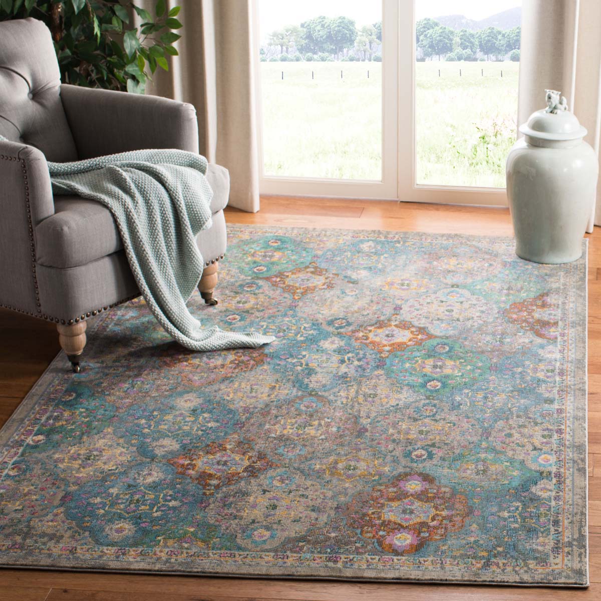 Safavieh Luxor 329 Rug, LUX329 - Ivory / Turquoise