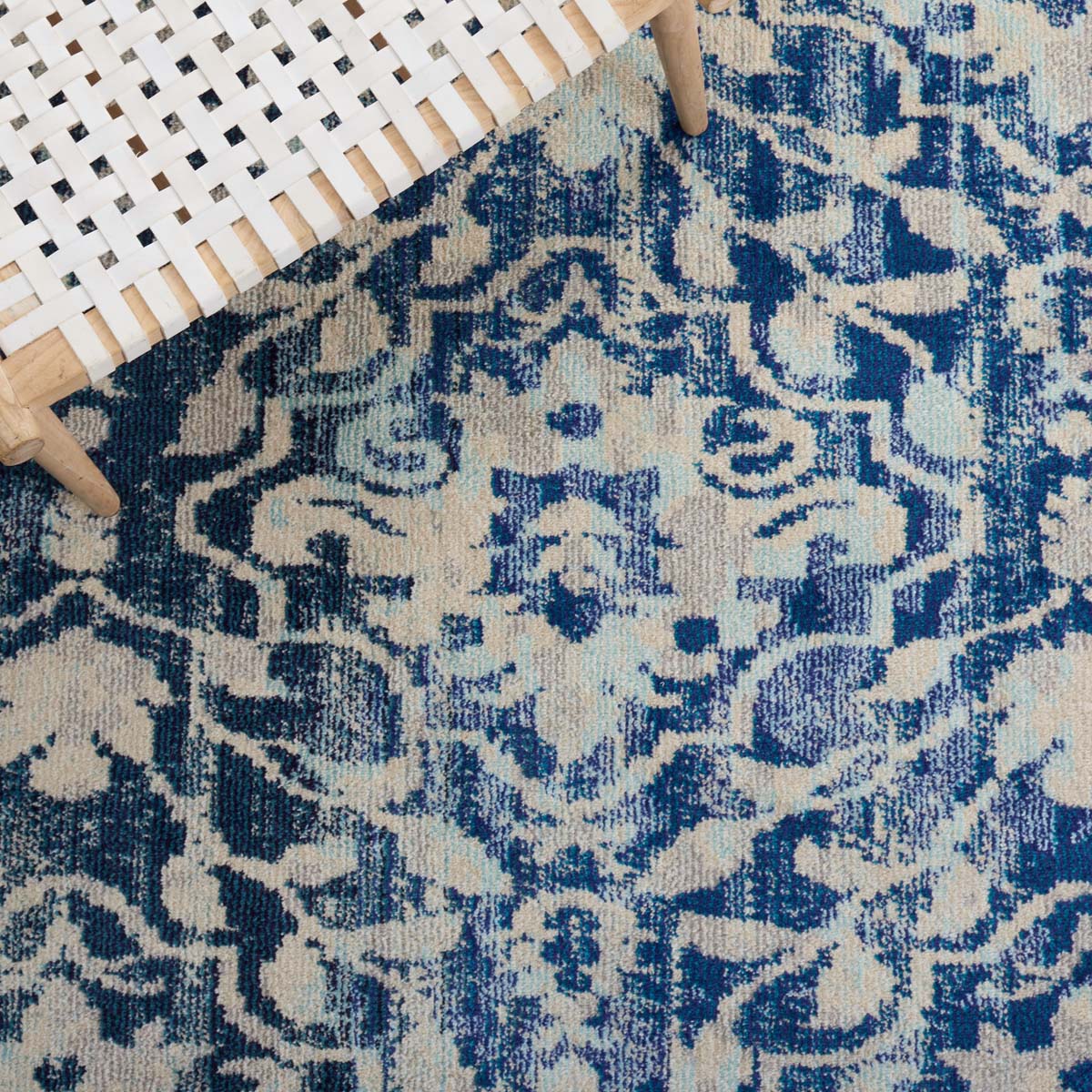 Safavieh Madison 444 Rug, MAD444 - NAVY / IVORY