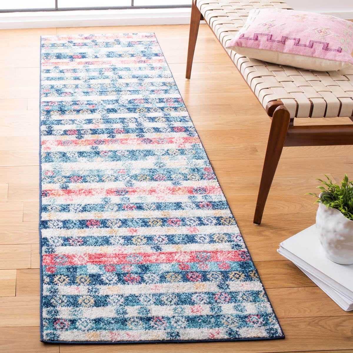 Safavieh Madison 773 Rug, MAD773 - NAVY / IVORY