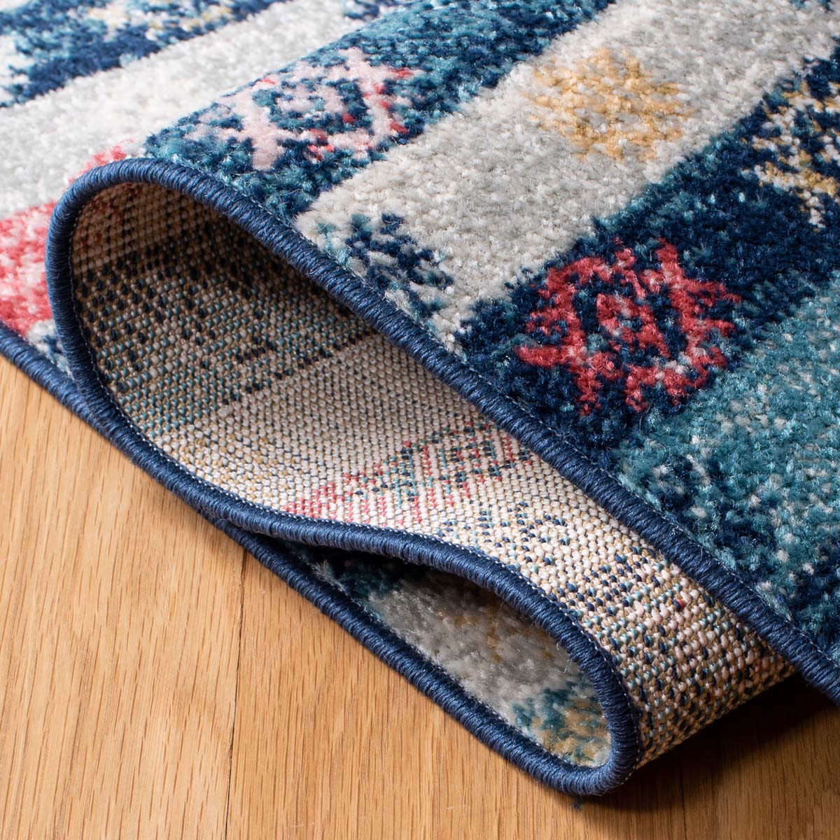 Safavieh Madison 773 Rug, MAD773 - NAVY / IVORY