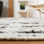 Safavieh Manhattan 350 Rug, MAN350 - Ivory / Dark Brown