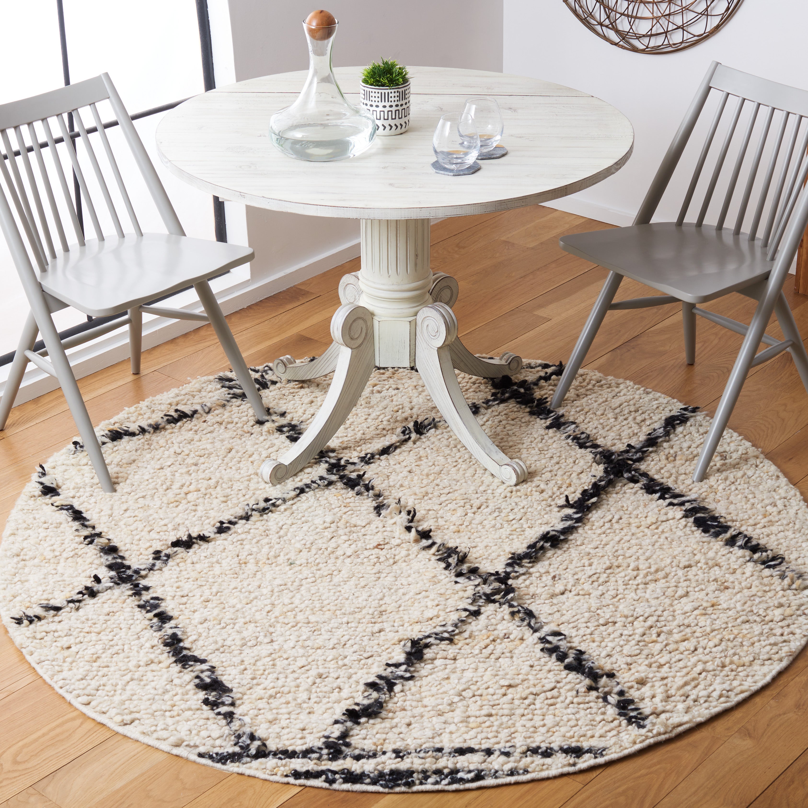 Safavieh Manhattan 352 Rug, MAN352 - Ivory / Black
