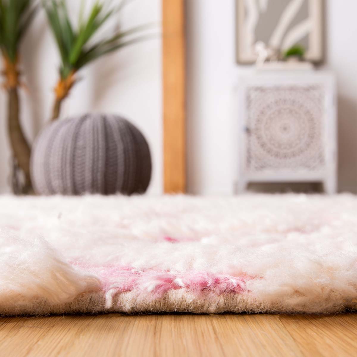 Safavieh Manhattan 460 Rug, MAN460 - Ivory / Pink