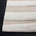Safavieh Manhattan 551 Rug, MAN551 - Ivory / Red