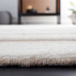 Safavieh Manhattan 551 Rug, MAN551 - Ivory / Red