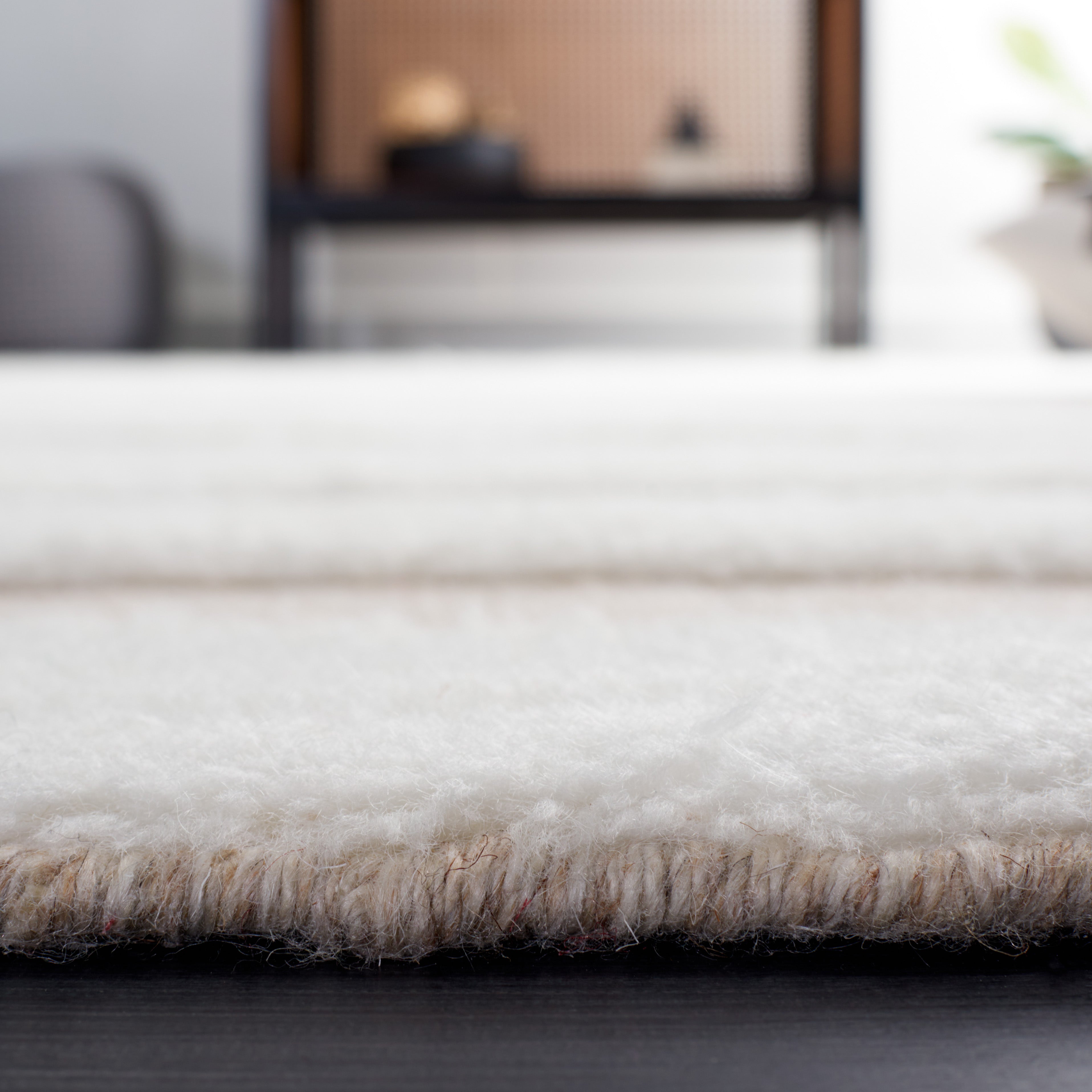 Safavieh Manhattan 551 Rug, MAN551 - Ivory / Red