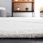 Safavieh Manhattan 552 Rug, MAN552 - Sand / Sand