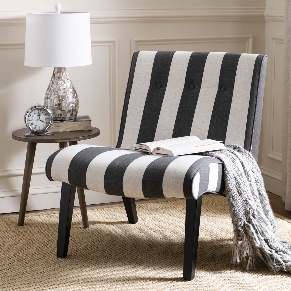 Safavieh Mandell Chair W/ Buttons , MCR4552 - Black / White