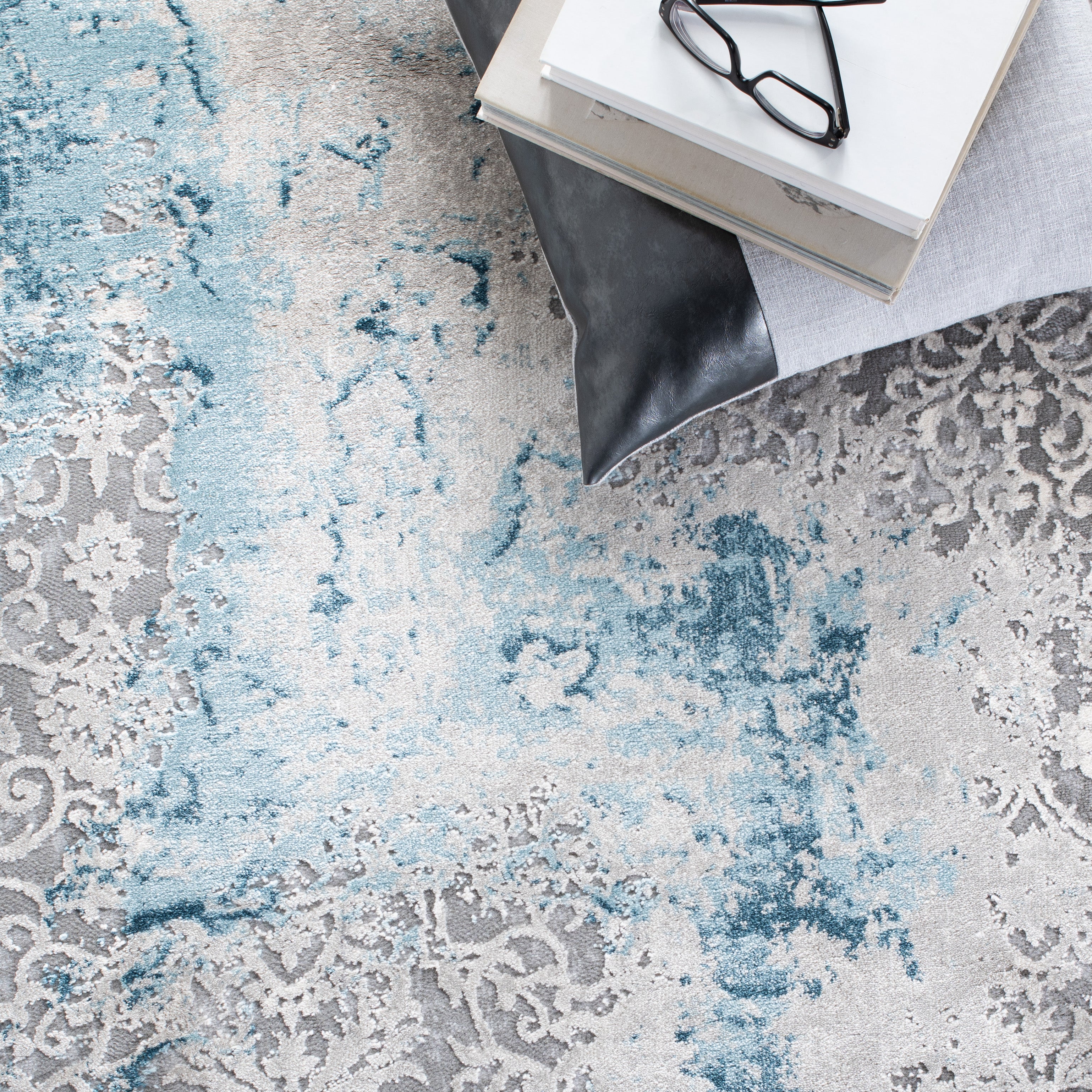 Safavieh Meadow 573 Rug, MDW573 - Light Grey / Blue