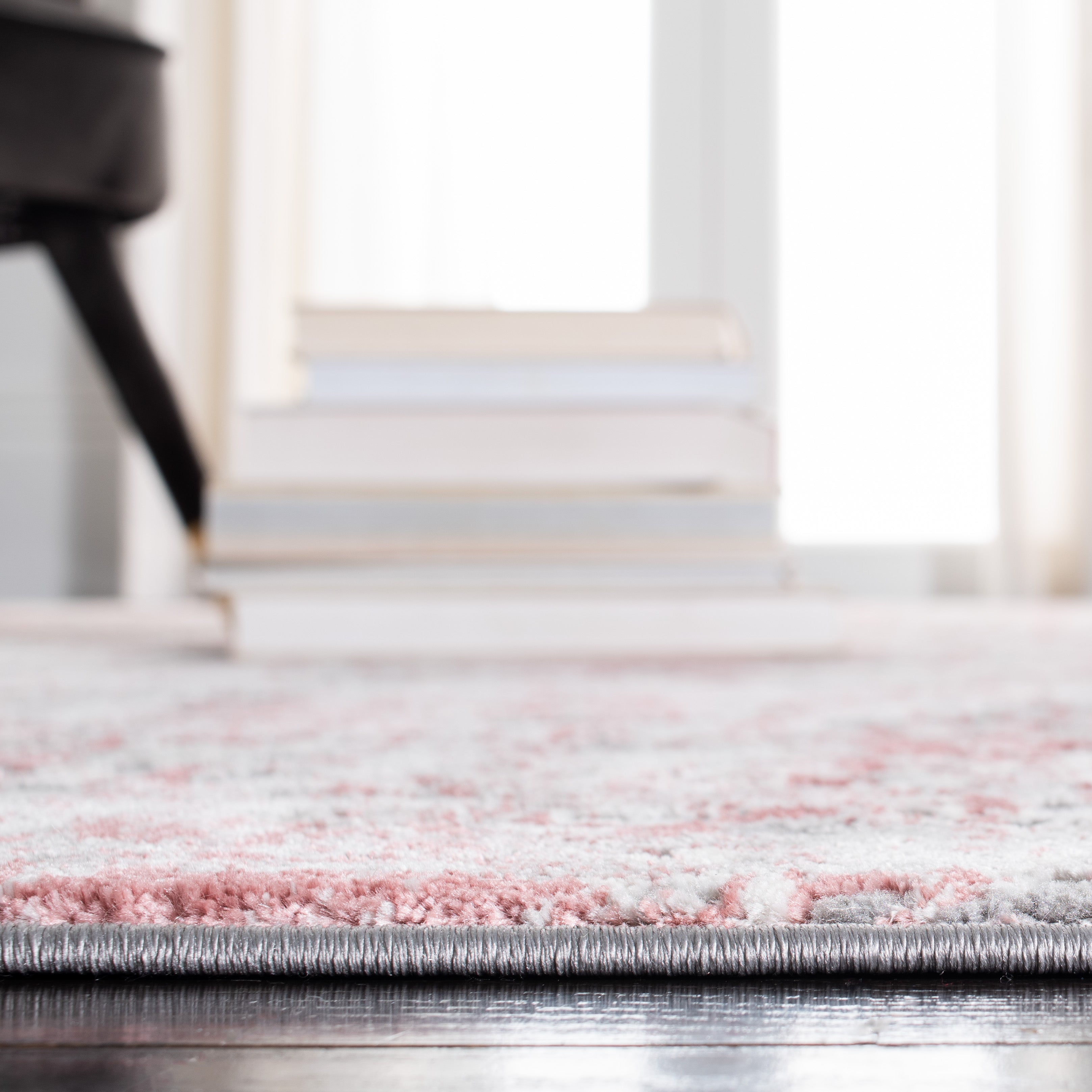 Safavieh Meadow 583 Rug, MDW583 - Grey / Pink