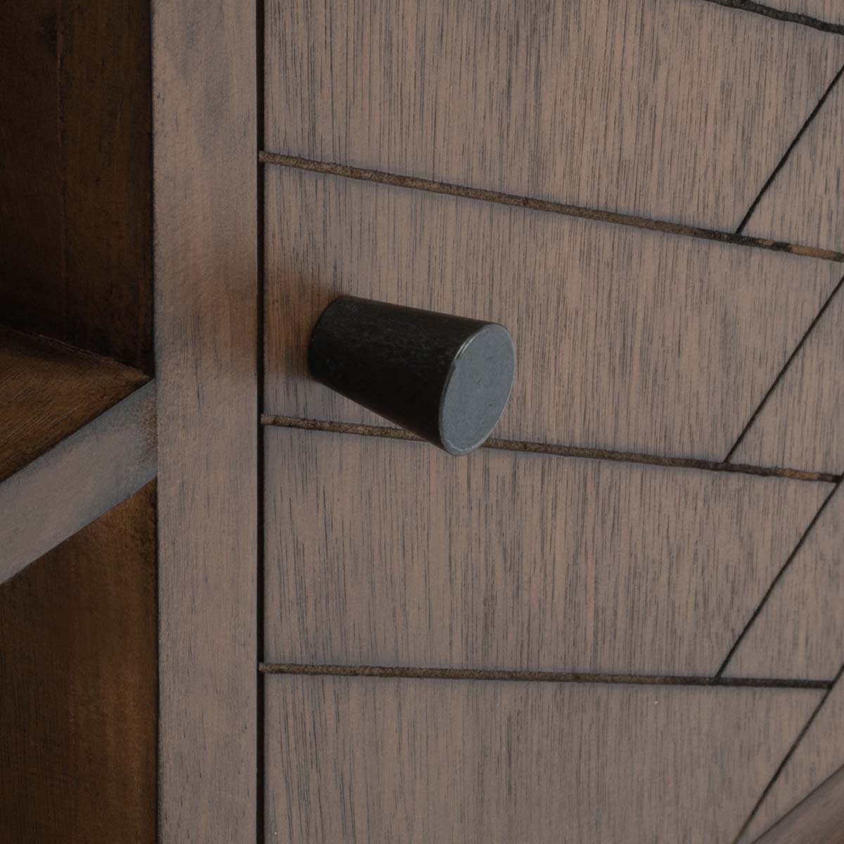 Safavieh Magnolia 2 Door 2 Shelf Media Stand , MED5702 - Brown