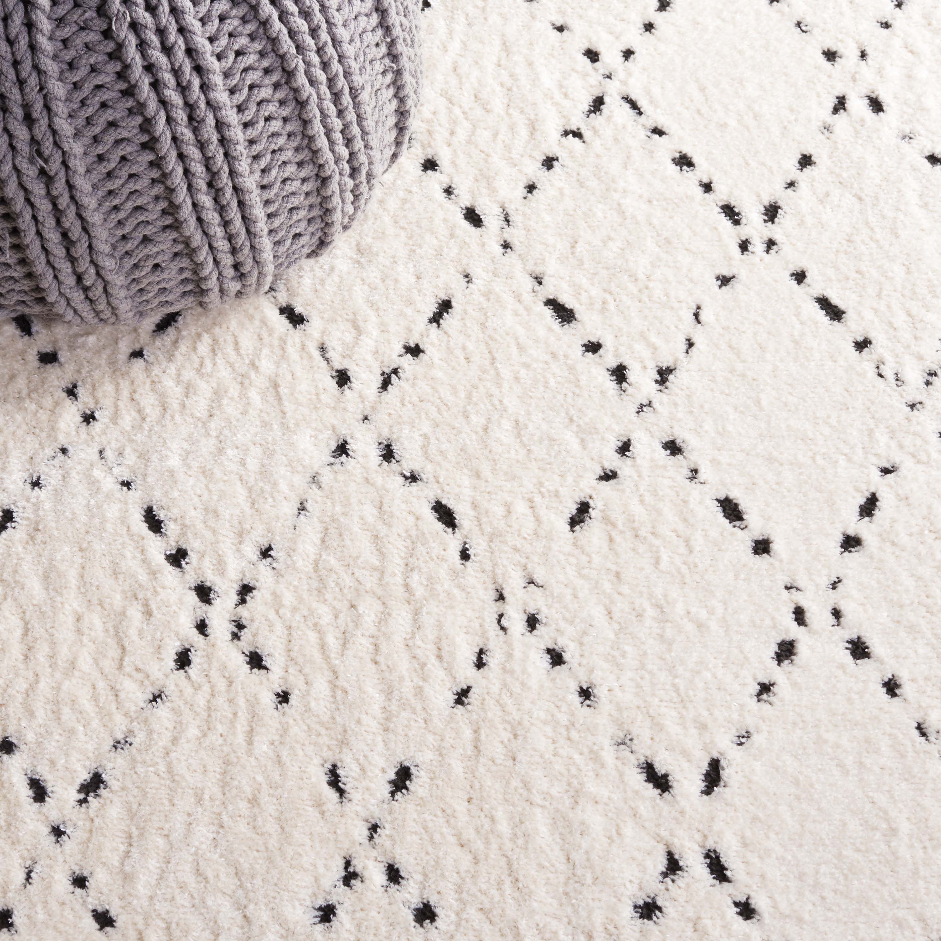 Safavieh Melody 102 Rug, MEL102 - Ivory / Black