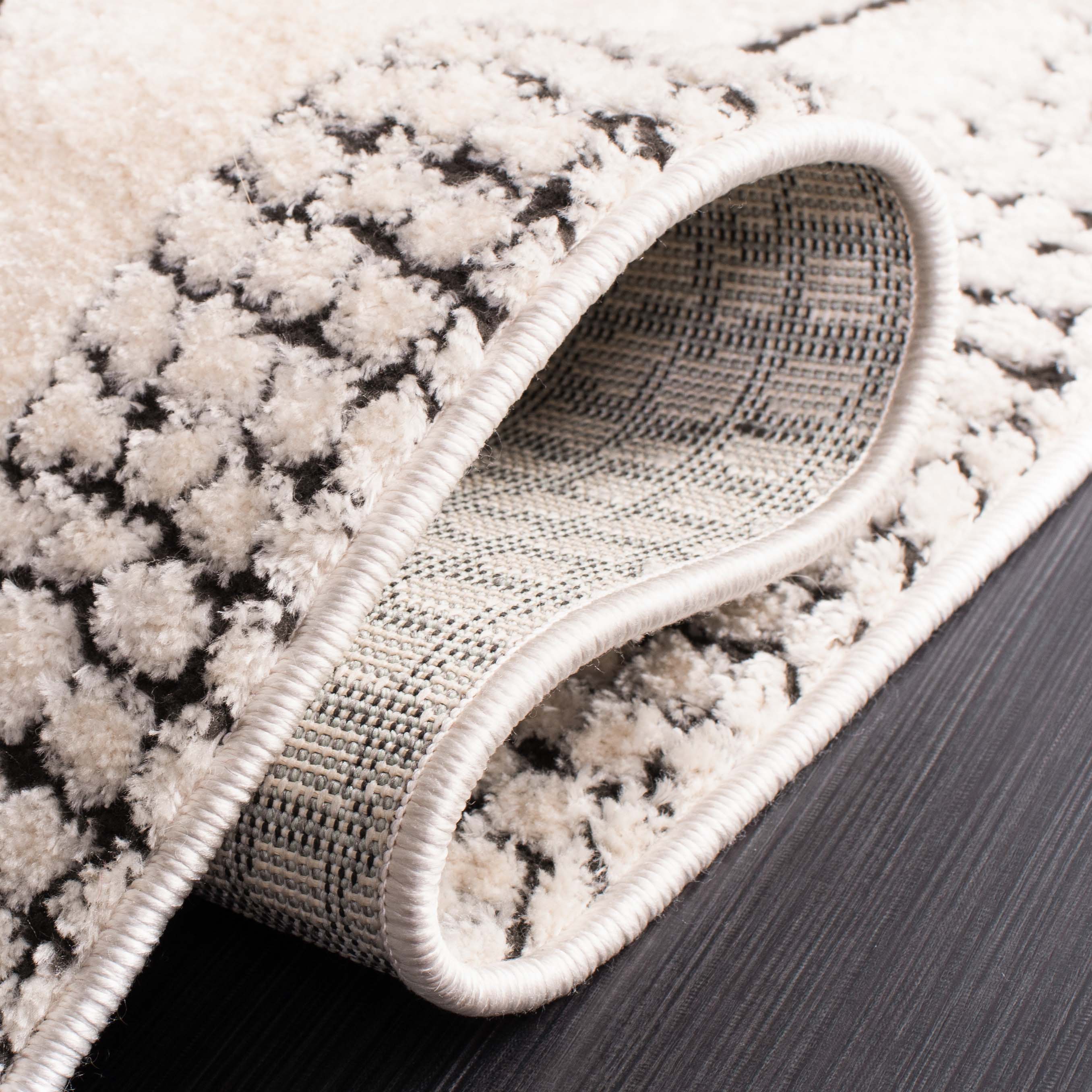 Safavieh Melody 104 Rug, MEL104 - Ivory / Black