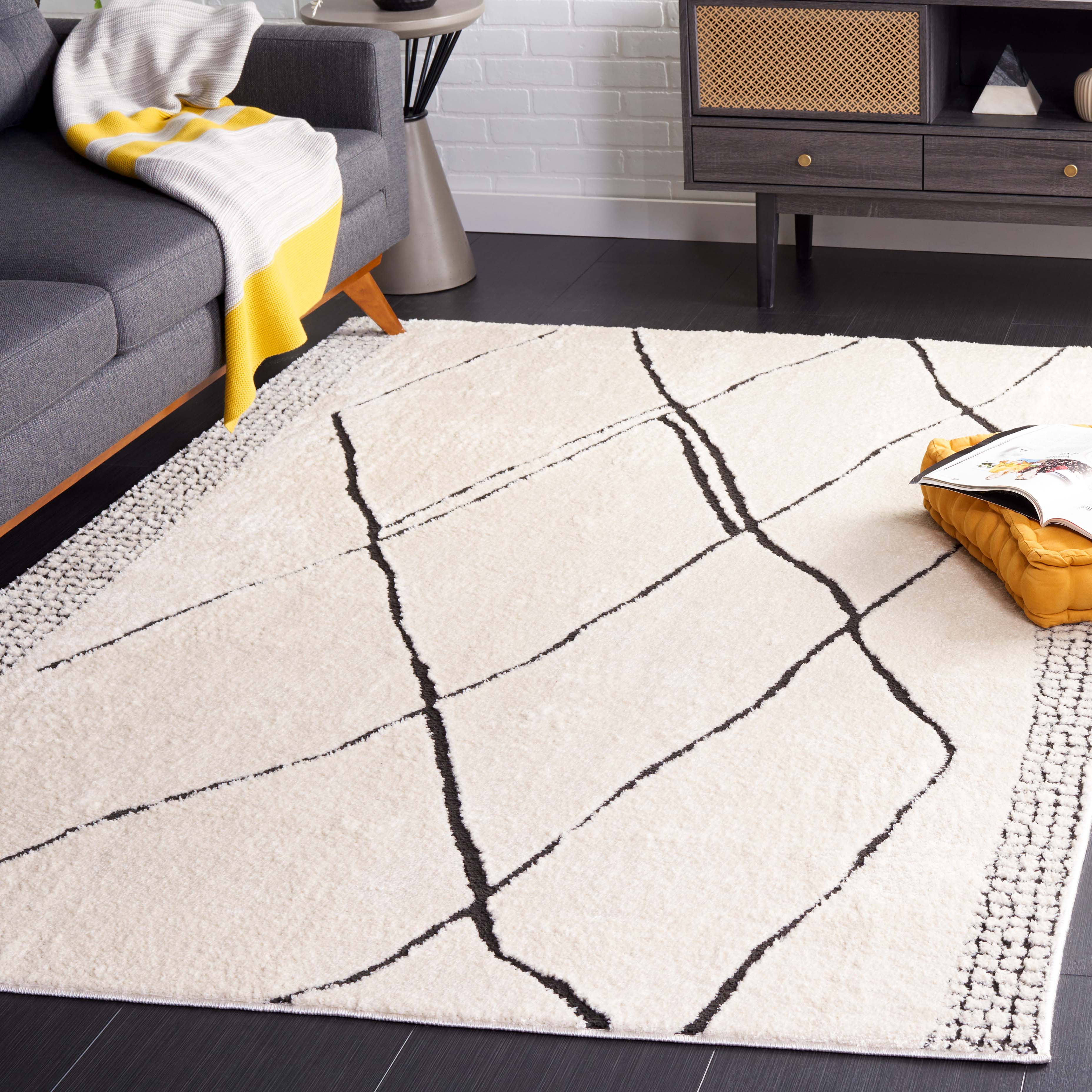 Safavieh Melody 104 Rug, MEL104 - Ivory / Black