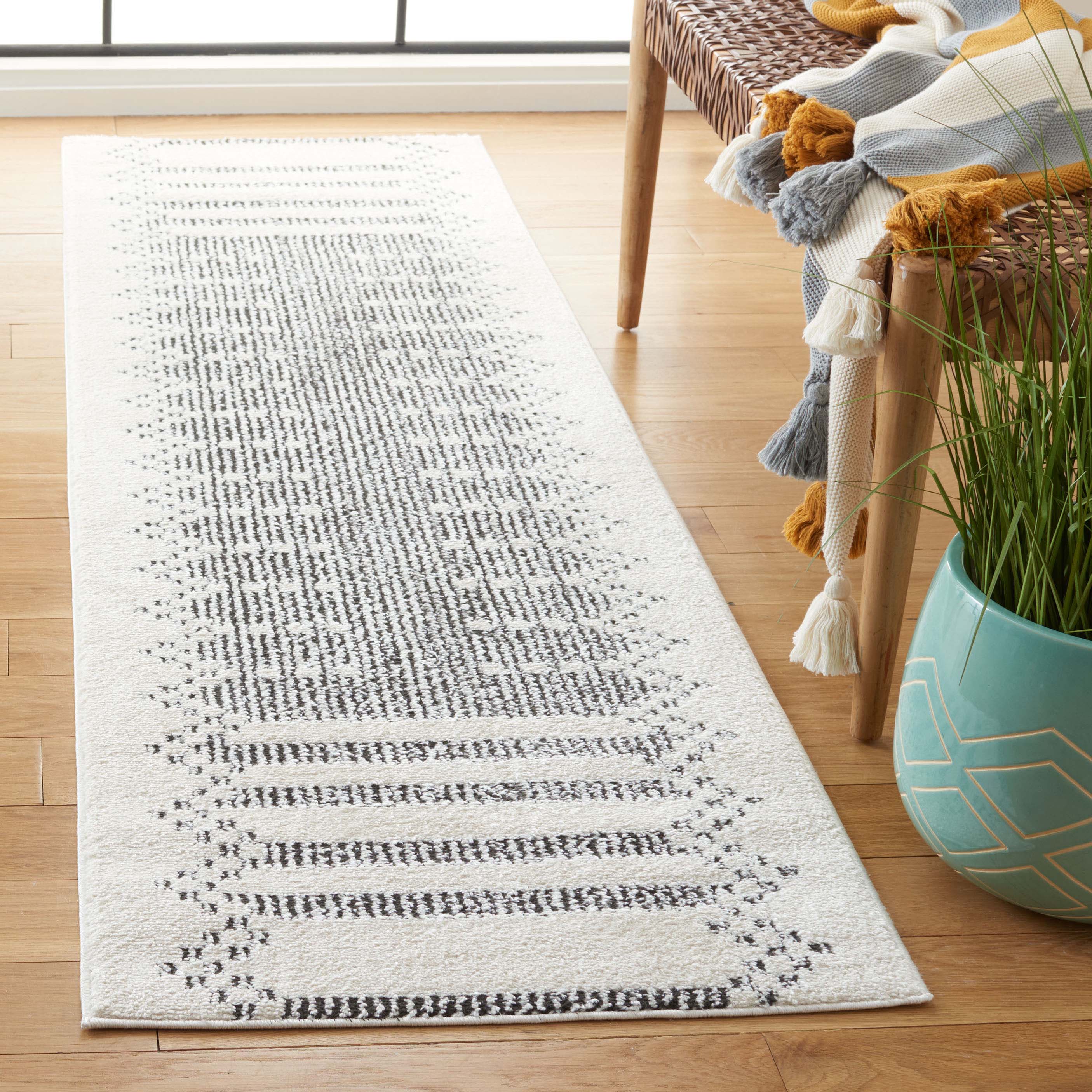 Safavieh Melody 106 Rug, MEL106 - Ivory / Black