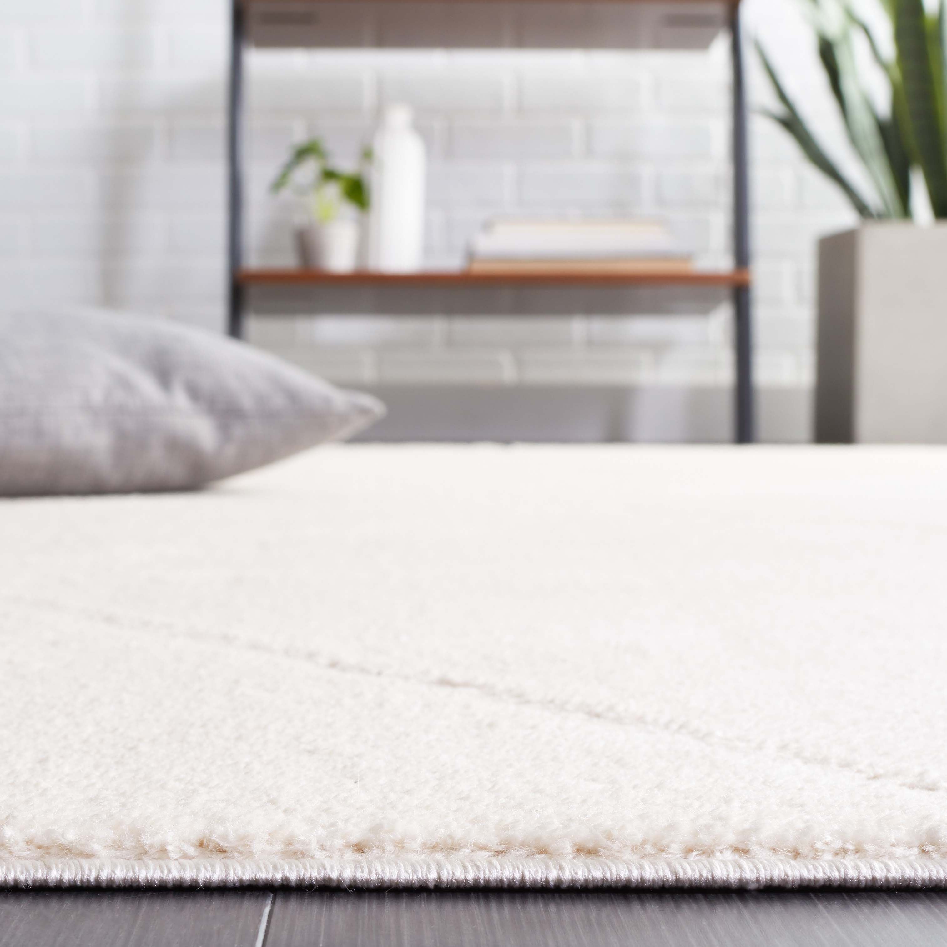 Safavieh Melody 110 Rug, MEL110 - Ivory / Beige