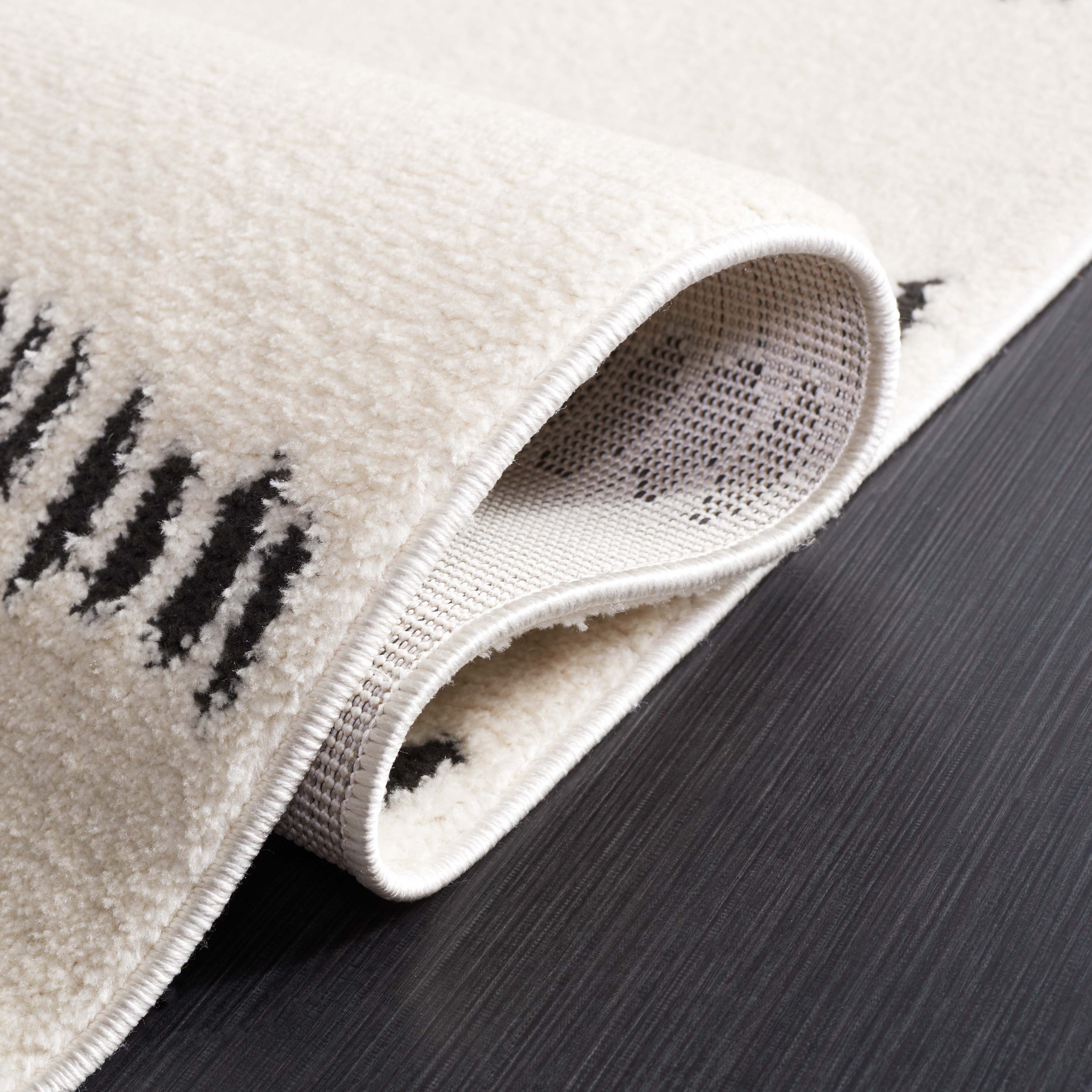 Safavieh Melody 114 Rug, MEL114 - Ivory / Black