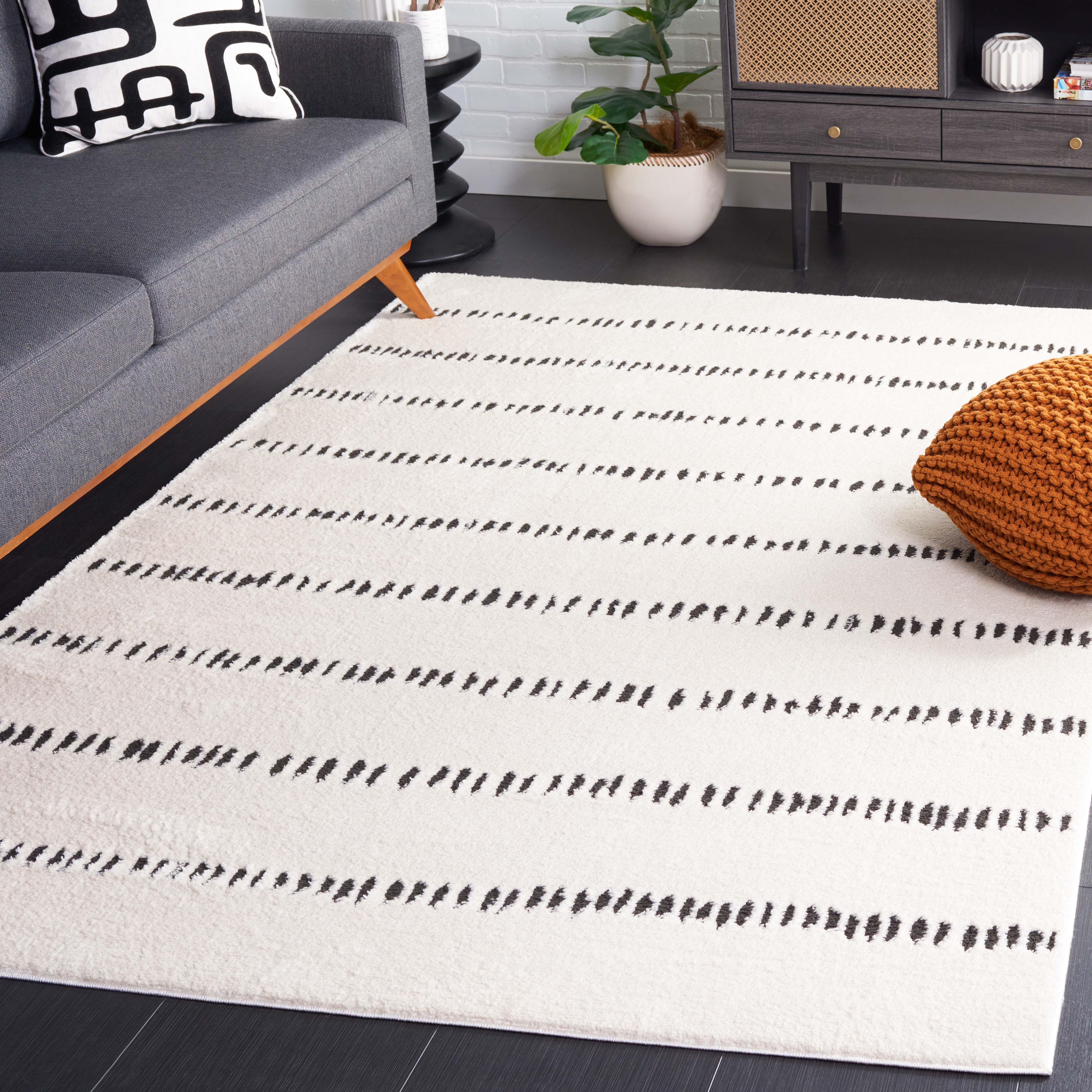 Safavieh Melody 114 Rug, MEL114 - Ivory / Black
