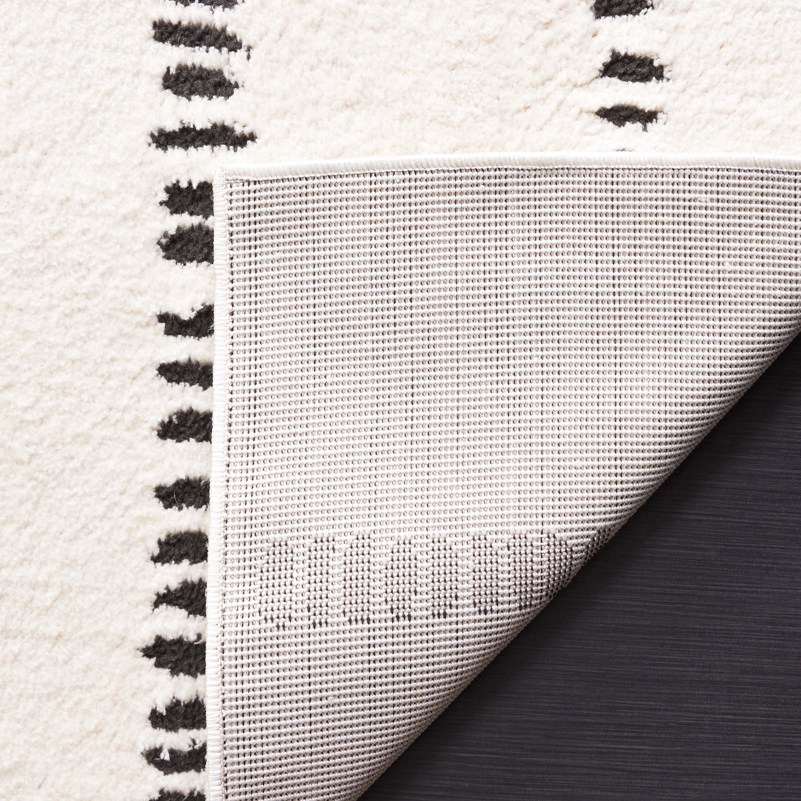 Safavieh Melody 114 Rug, MEL114 - Ivory / Black