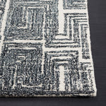 Safavieh Metro 177 Rug, MET177 - Black / Ivory
