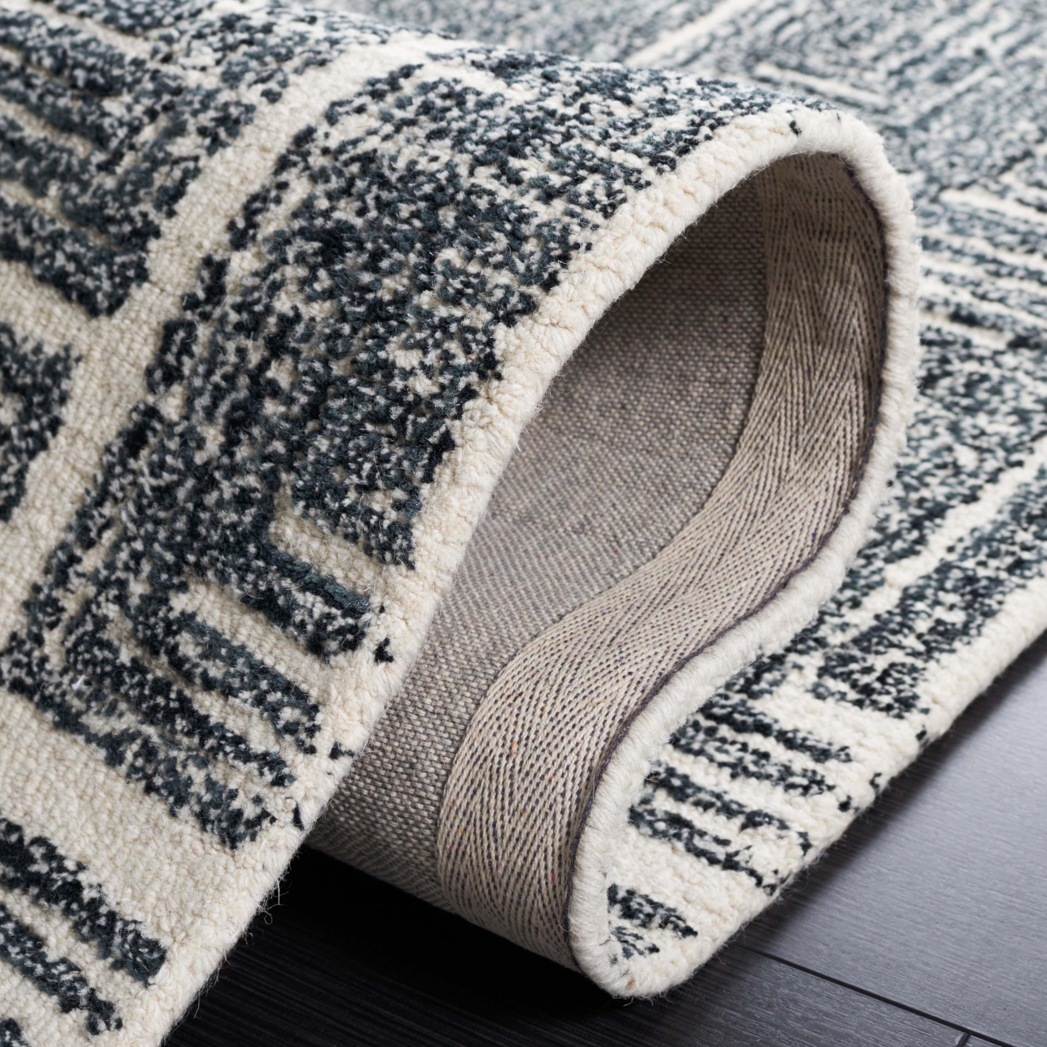 Safavieh Metro 177 Rug, MET177 - Black / Ivory