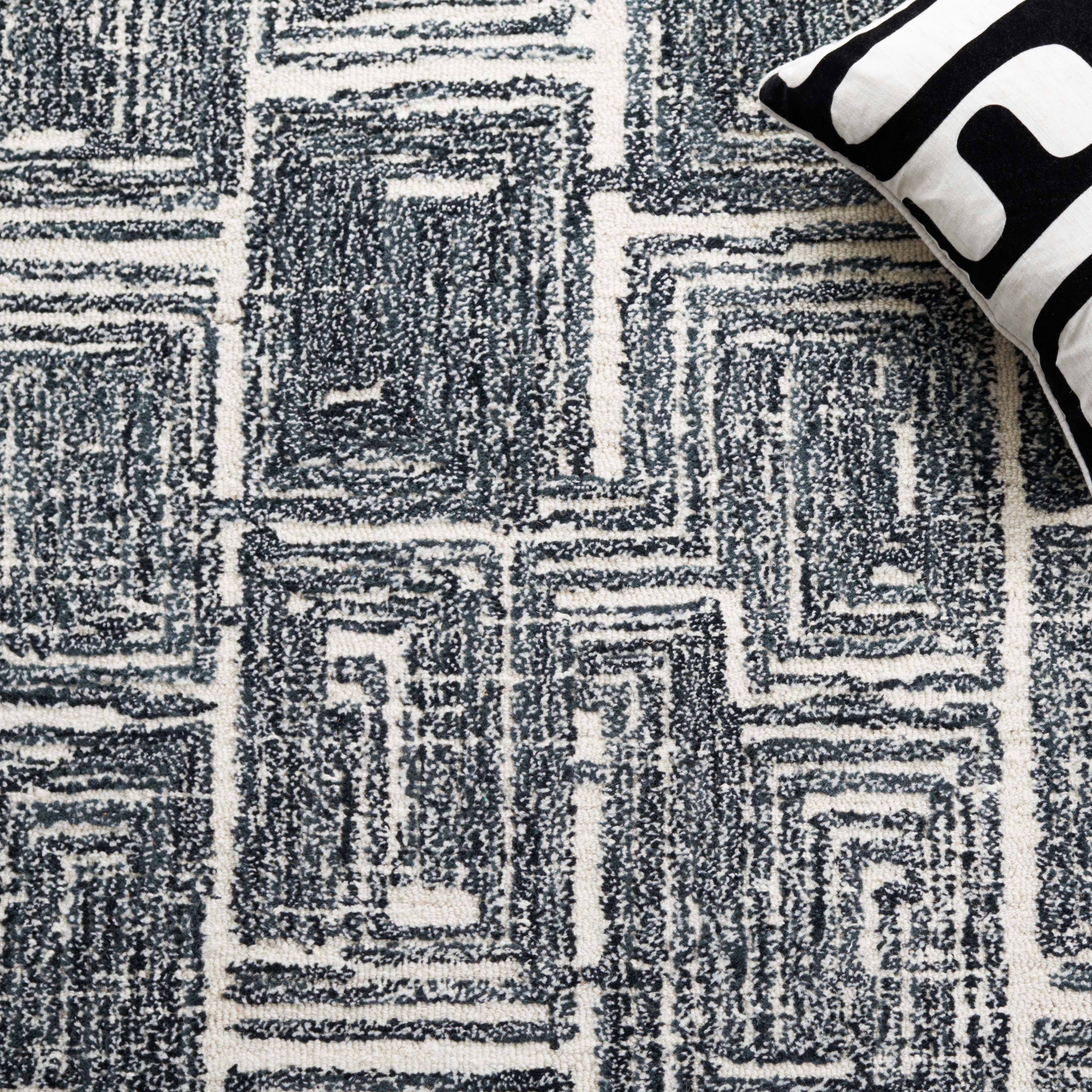 Safavieh Metro 177 Rug, MET177 - Black / Ivory