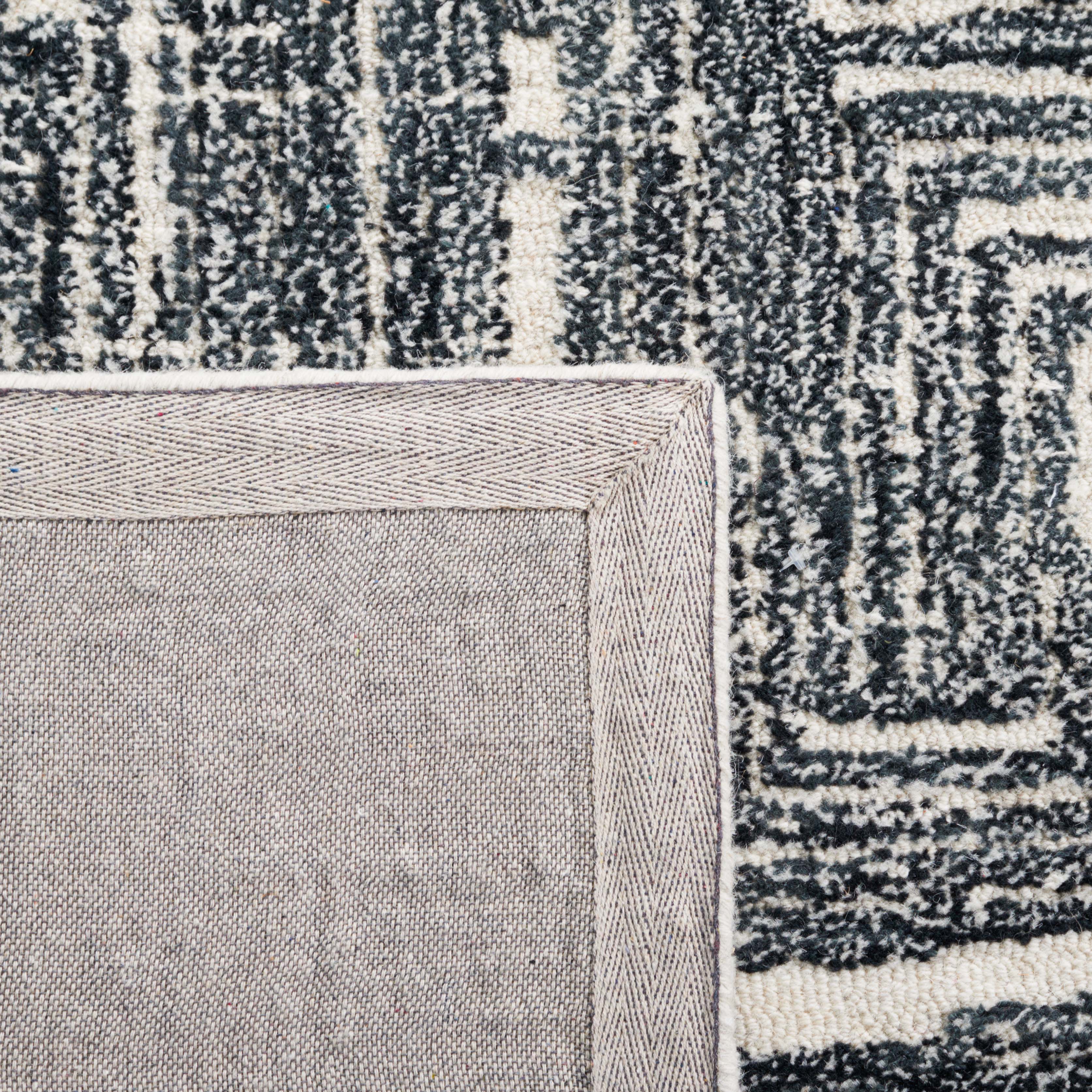 Safavieh Metro 177 Rug, MET177 - Black / Ivory