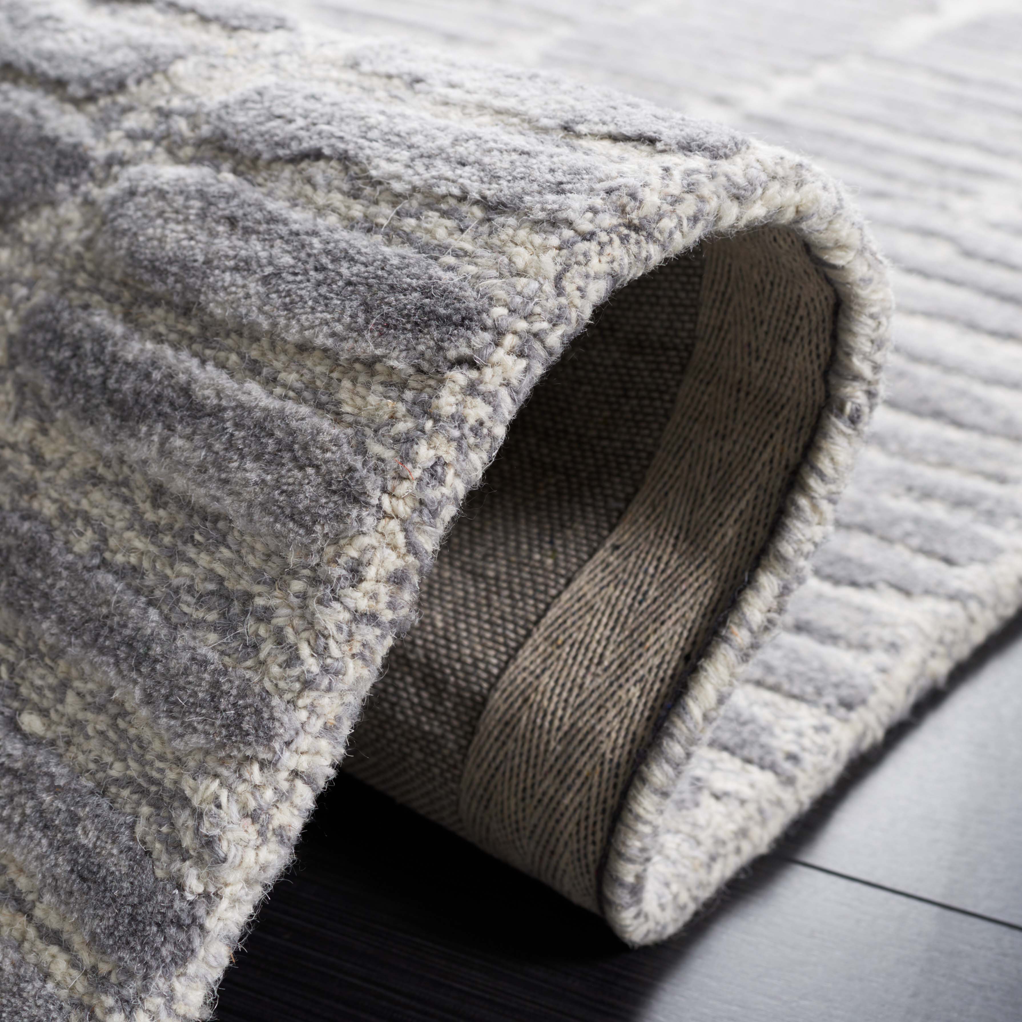 Safavieh Metro 182 Rug, MET182 - Silver / Grey