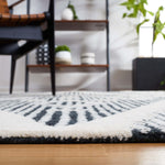 Safavieh Metro 185 Rug, MET185 - Black / Ivory