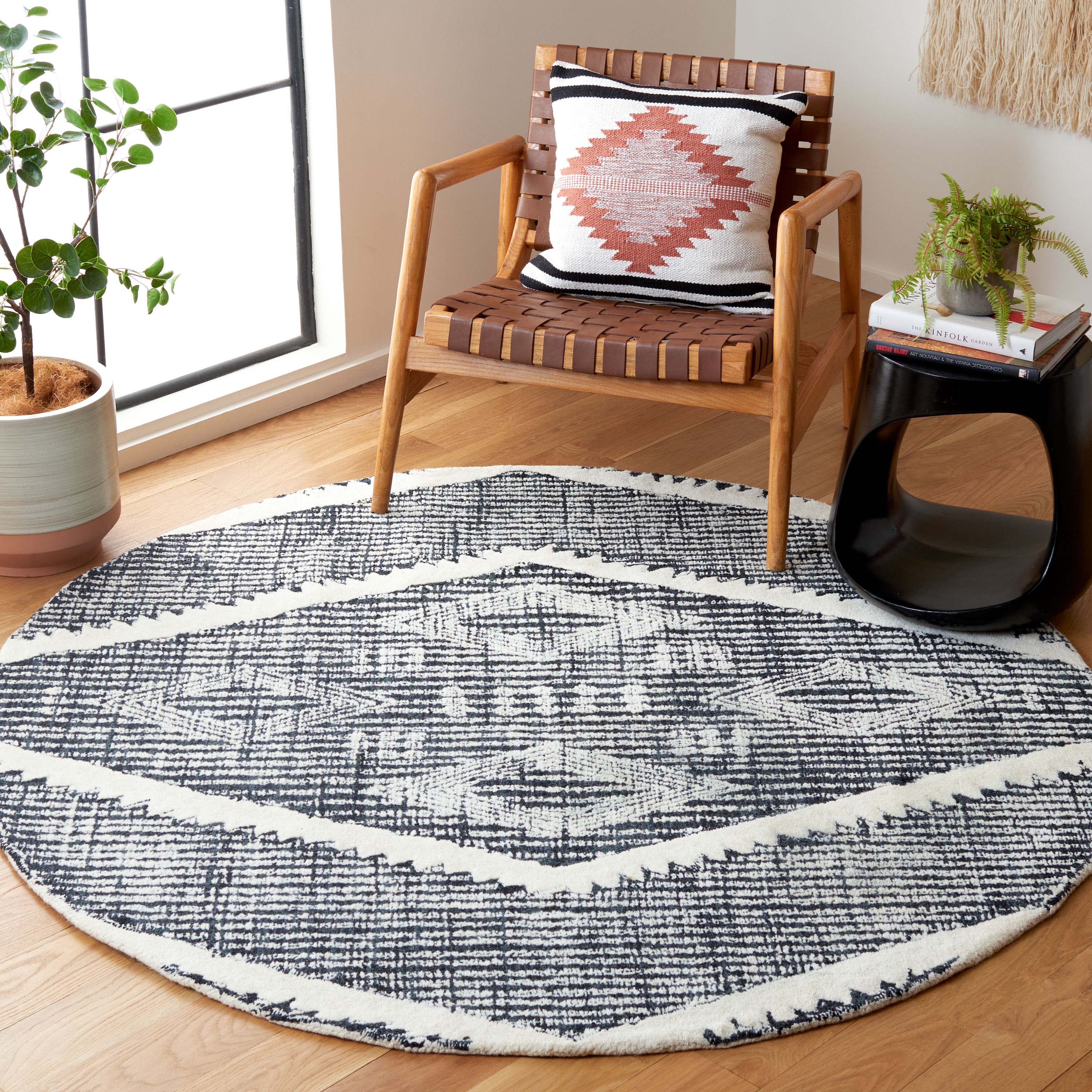Safavieh Metro 185 Rug, MET185 - Black / Ivory