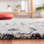 Safavieh Metro 477 Rug, MET477 - Black / Ivory