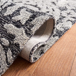 Safavieh Metro 477 Rug, MET477 - Black / Ivory