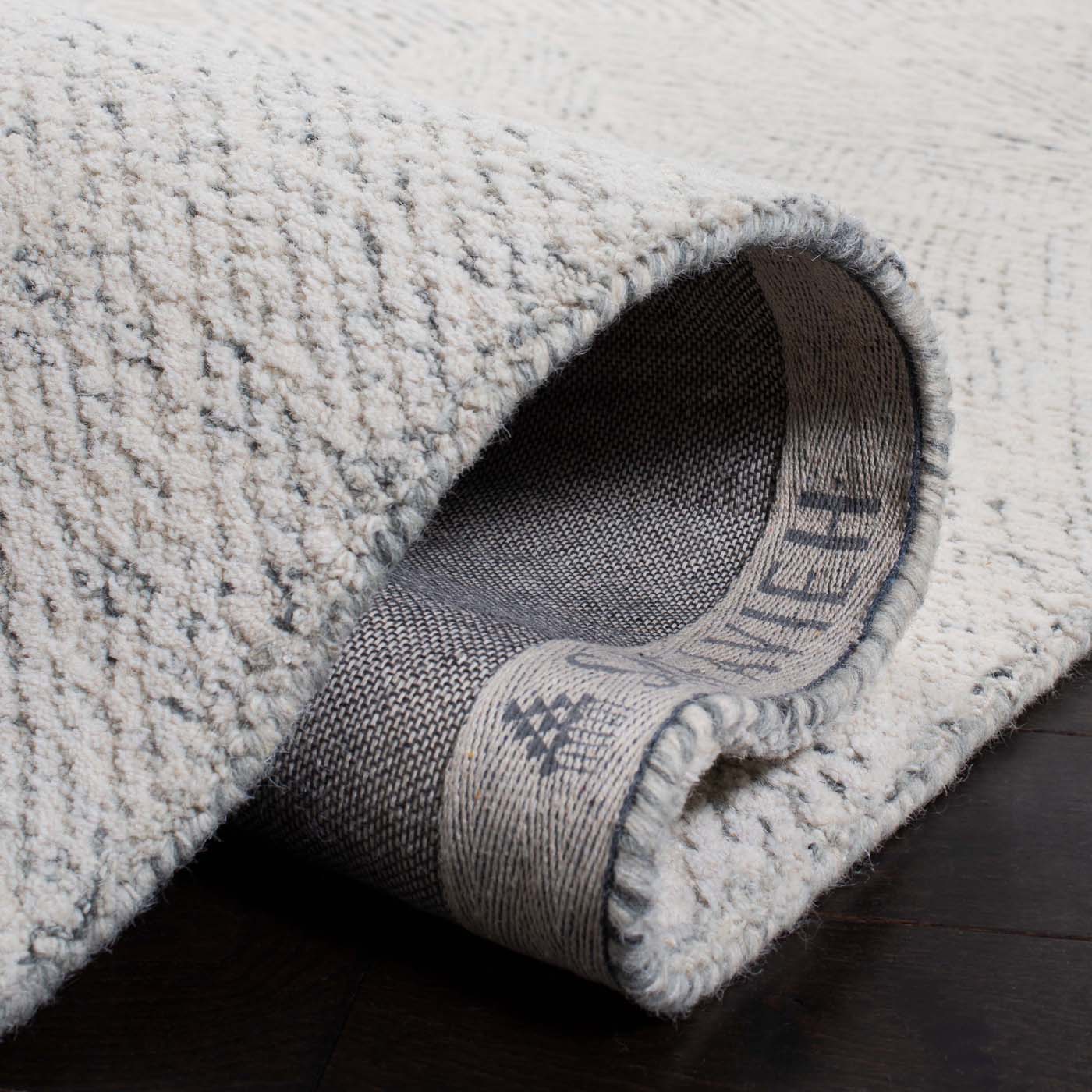 Safavieh Metro 999 Rug, MET999 - Dark Grey / Ivory