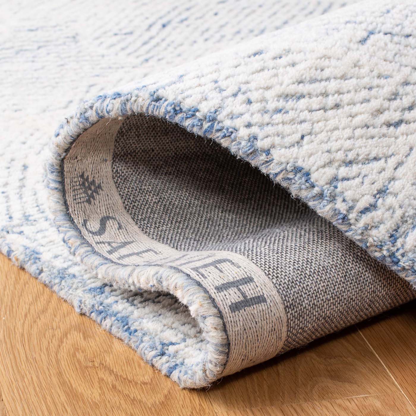 Safavieh Metro 999 Rug, MET999 - Blue / Ivory