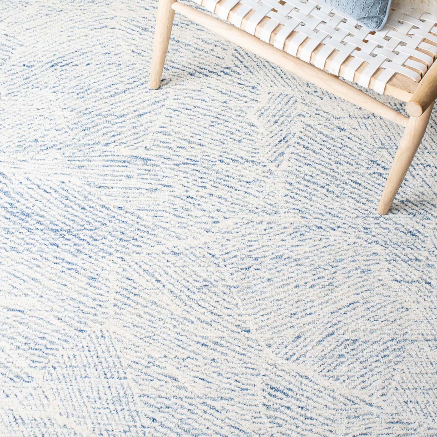 Safavieh Metro 999 Rug, MET999 - Blue / Ivory
