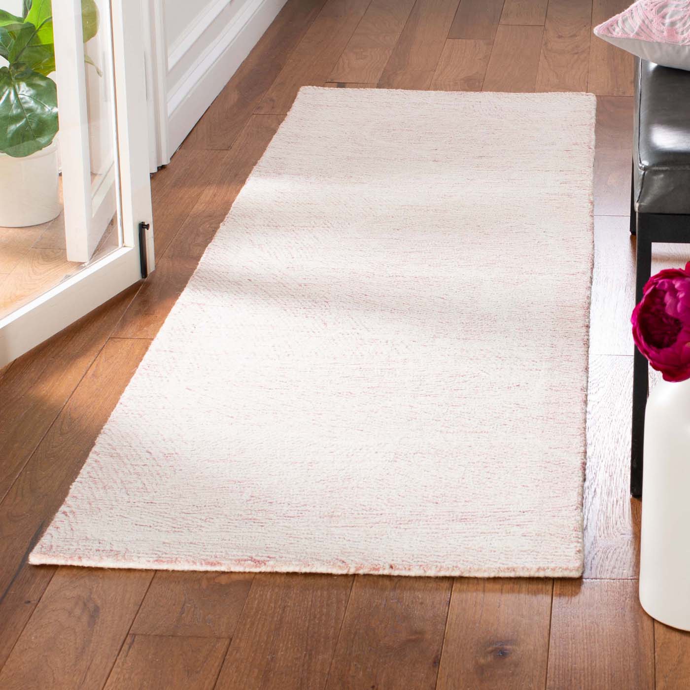 Safavieh Metro 999 Rug, MET999 - Pink / Ivory