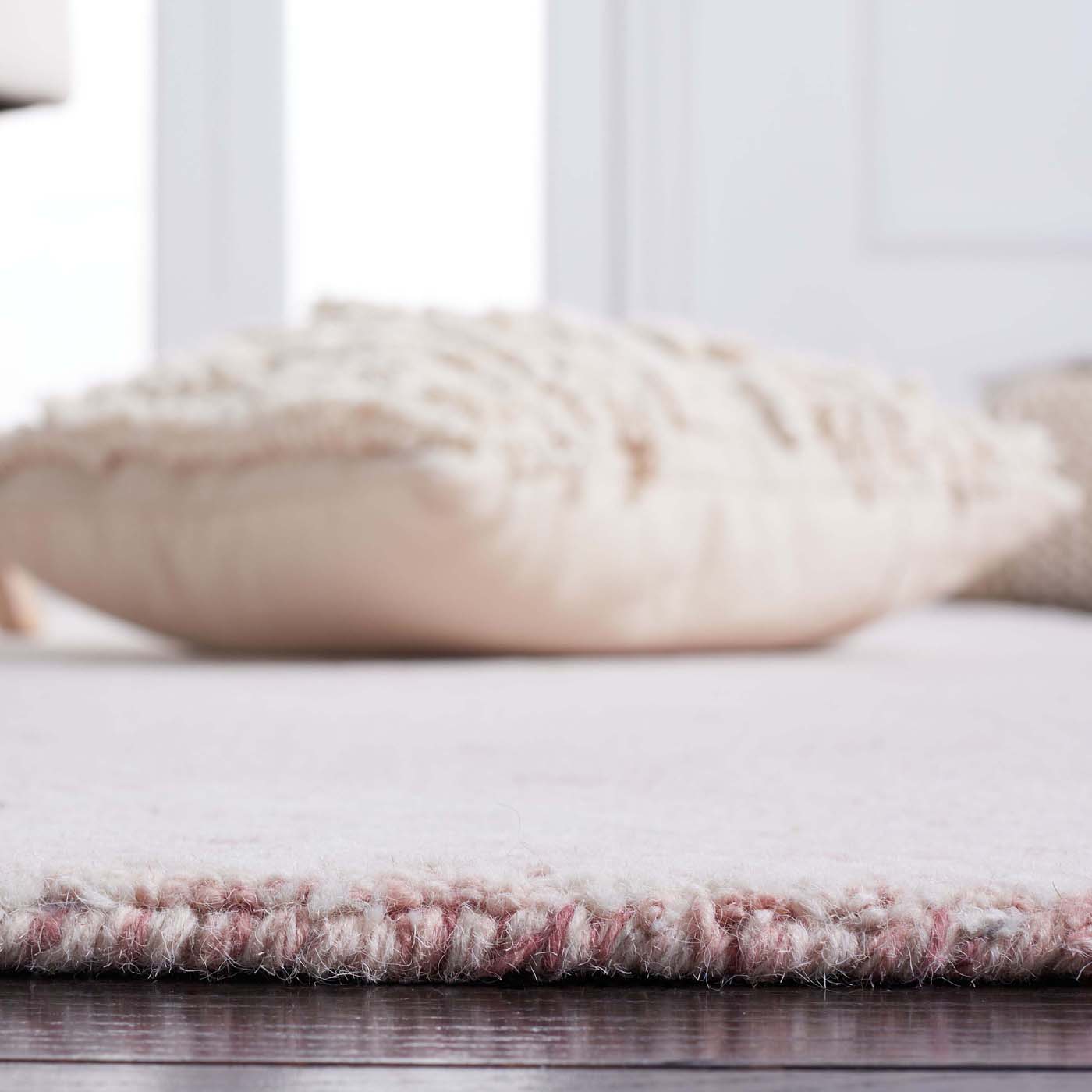 Safavieh Metro 999 Rug, MET999 - Pink / Ivory