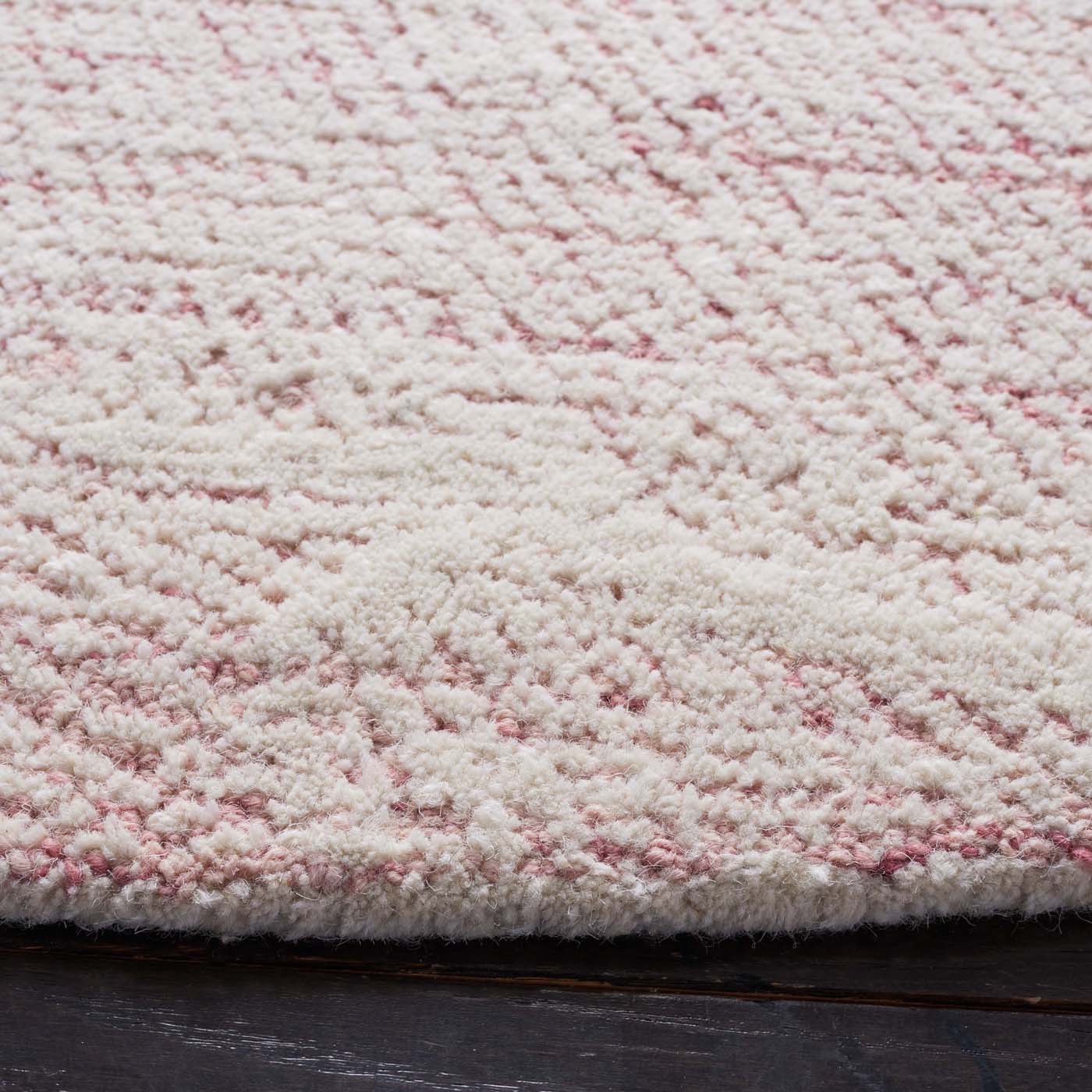 Safavieh Metro 999 Rug, MET999 - Pink / Ivory